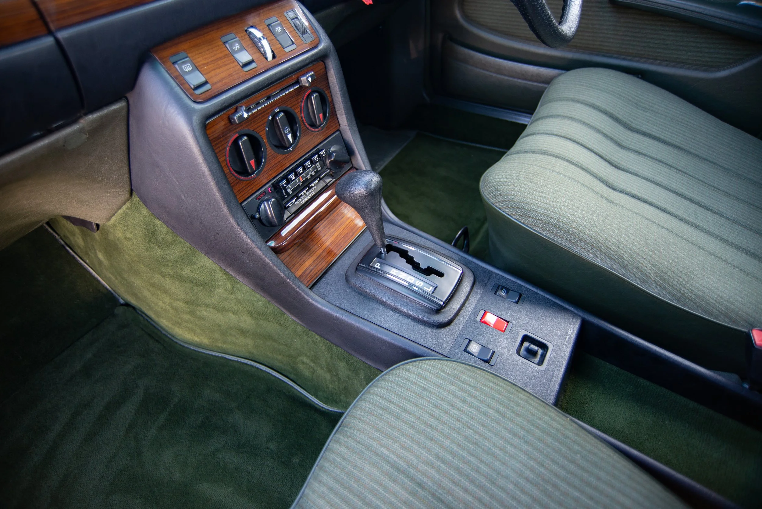 Mercedes 280E-9.jpg