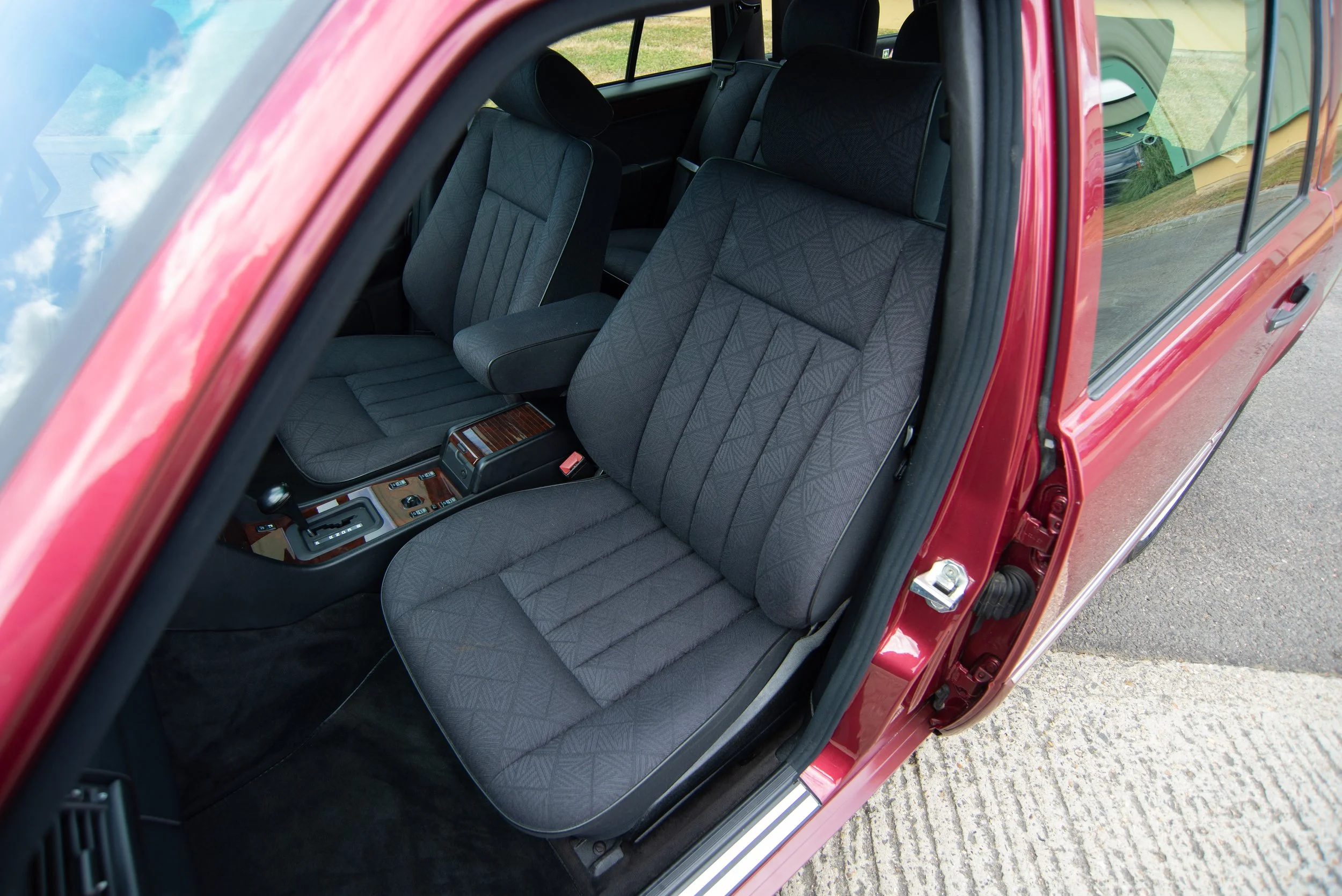 Mercedes E320 Estate-20.jpg