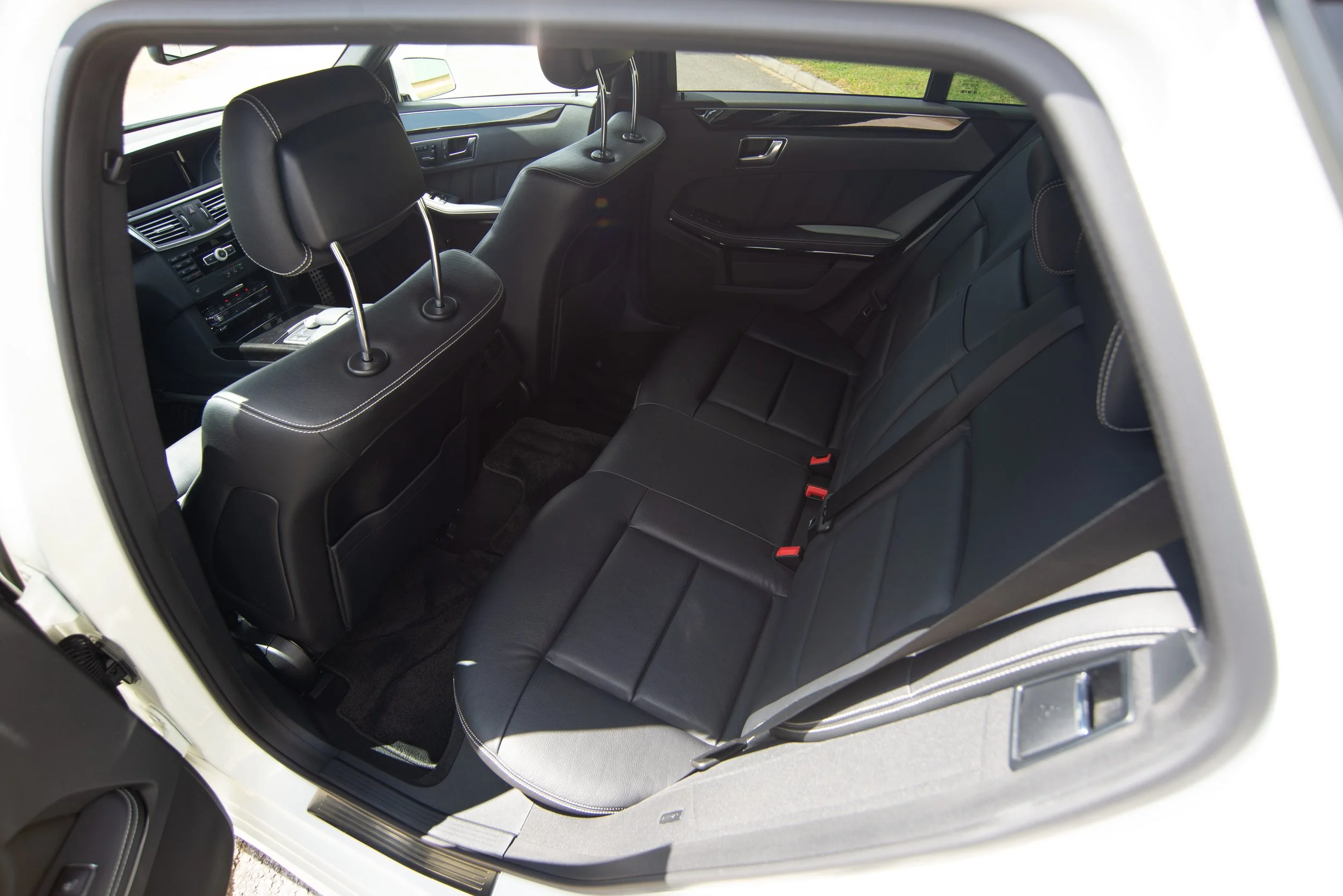 Mercedes E350 Estate-9.jpg