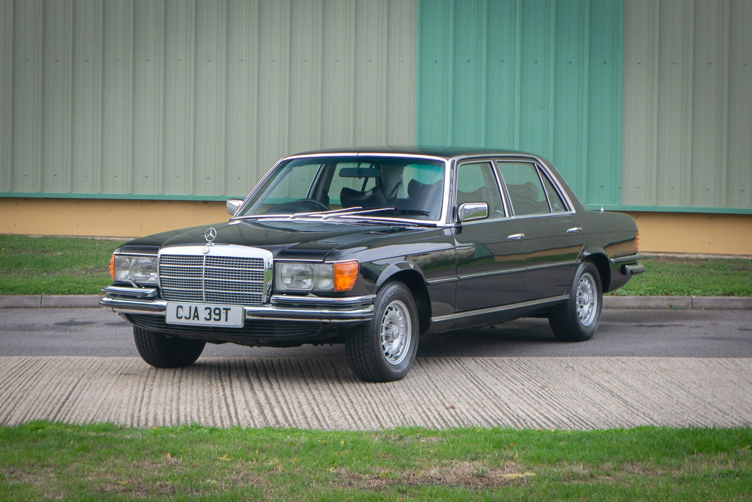Mercedes 450SEL 6.9-25.jpg