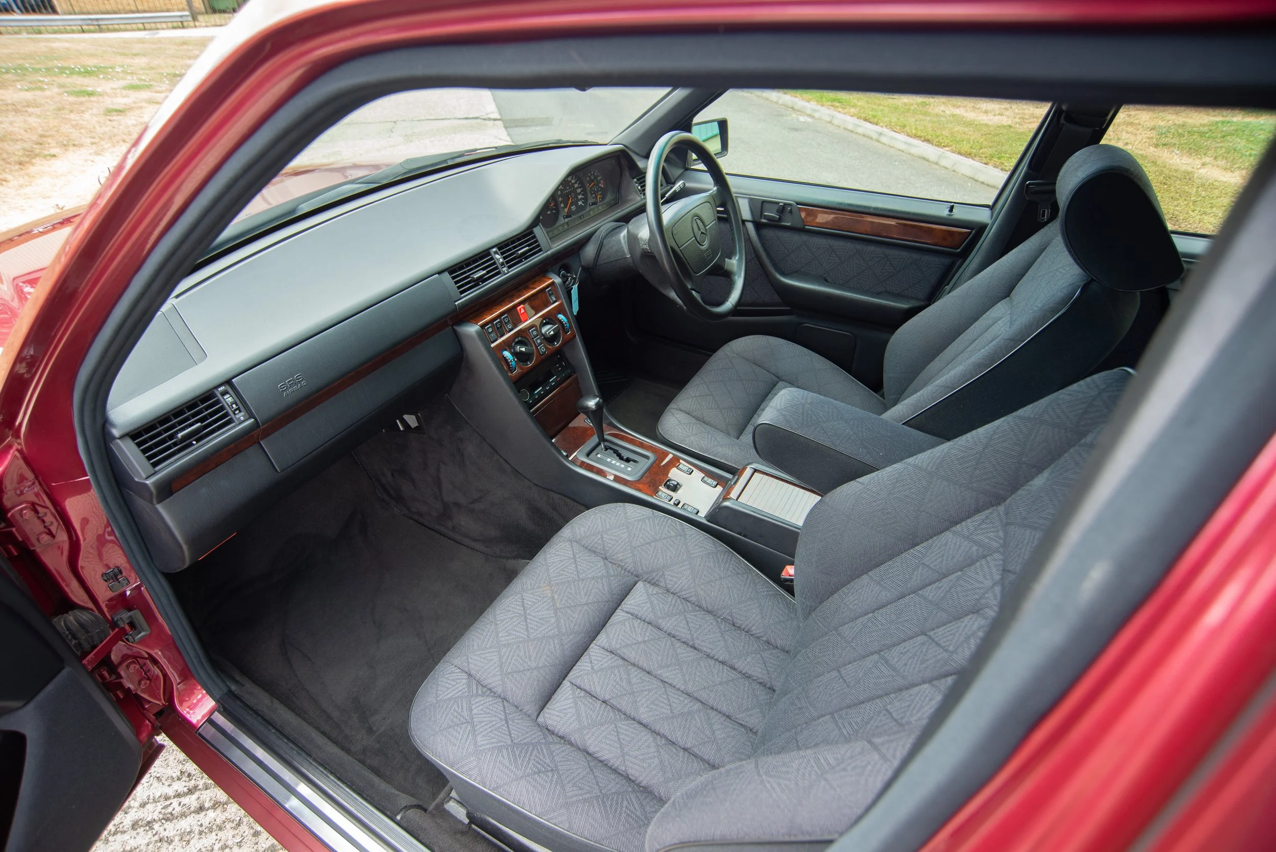 Mercedes E320 Estate-17.jpg