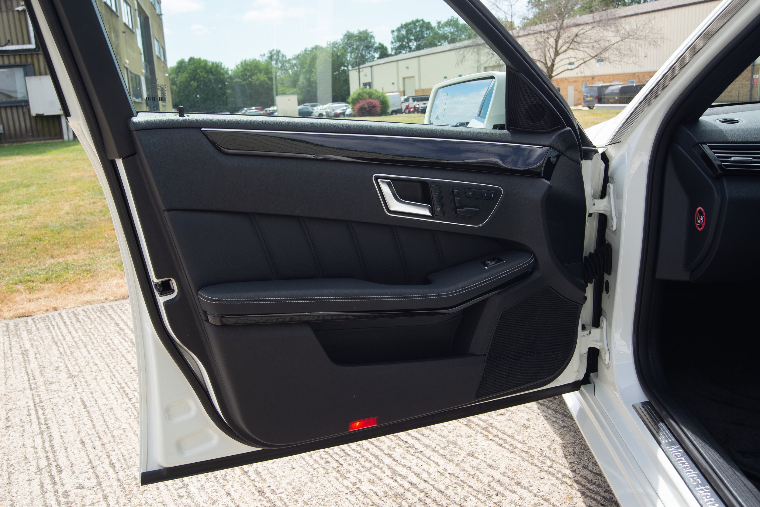 Mercedes E350 Estate-6.jpg