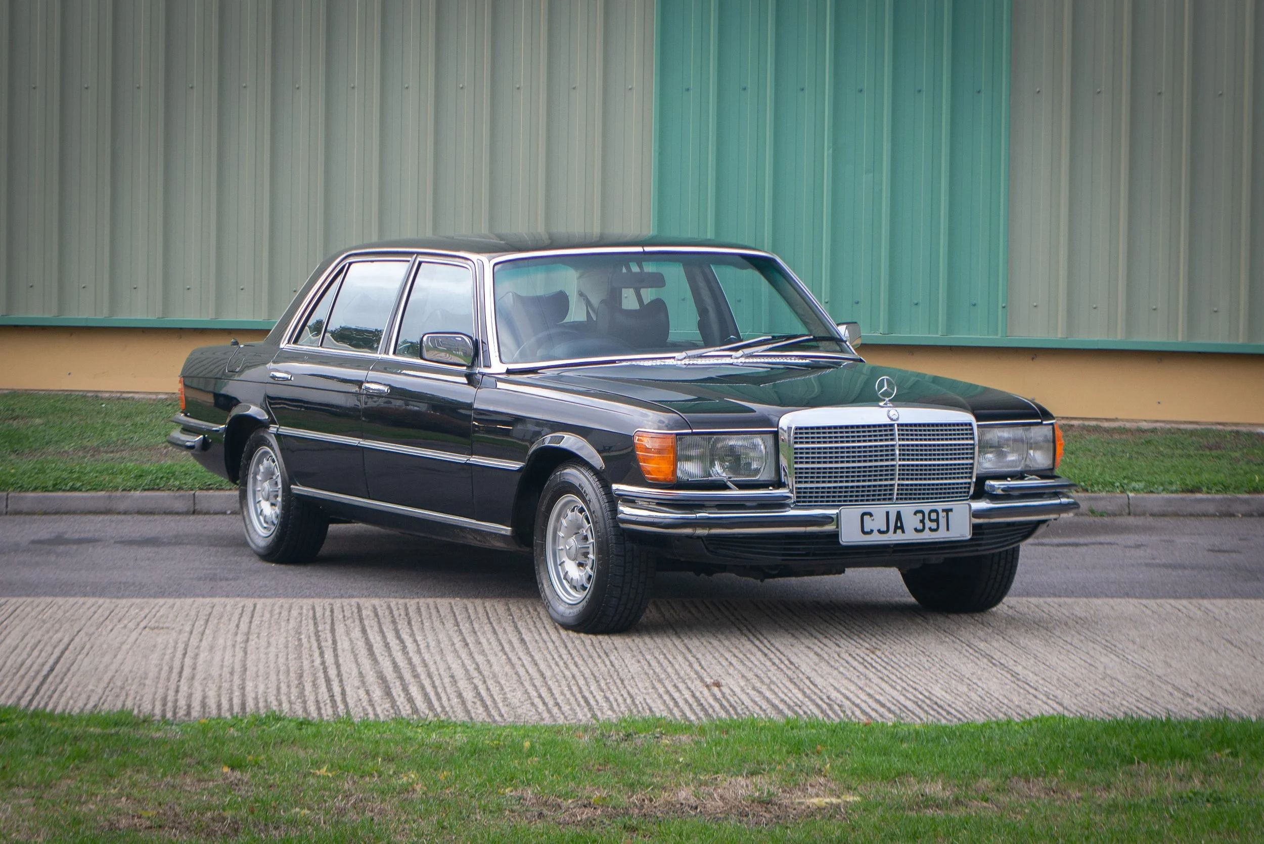 Mercedes 450SEL 6.9-27.jpg