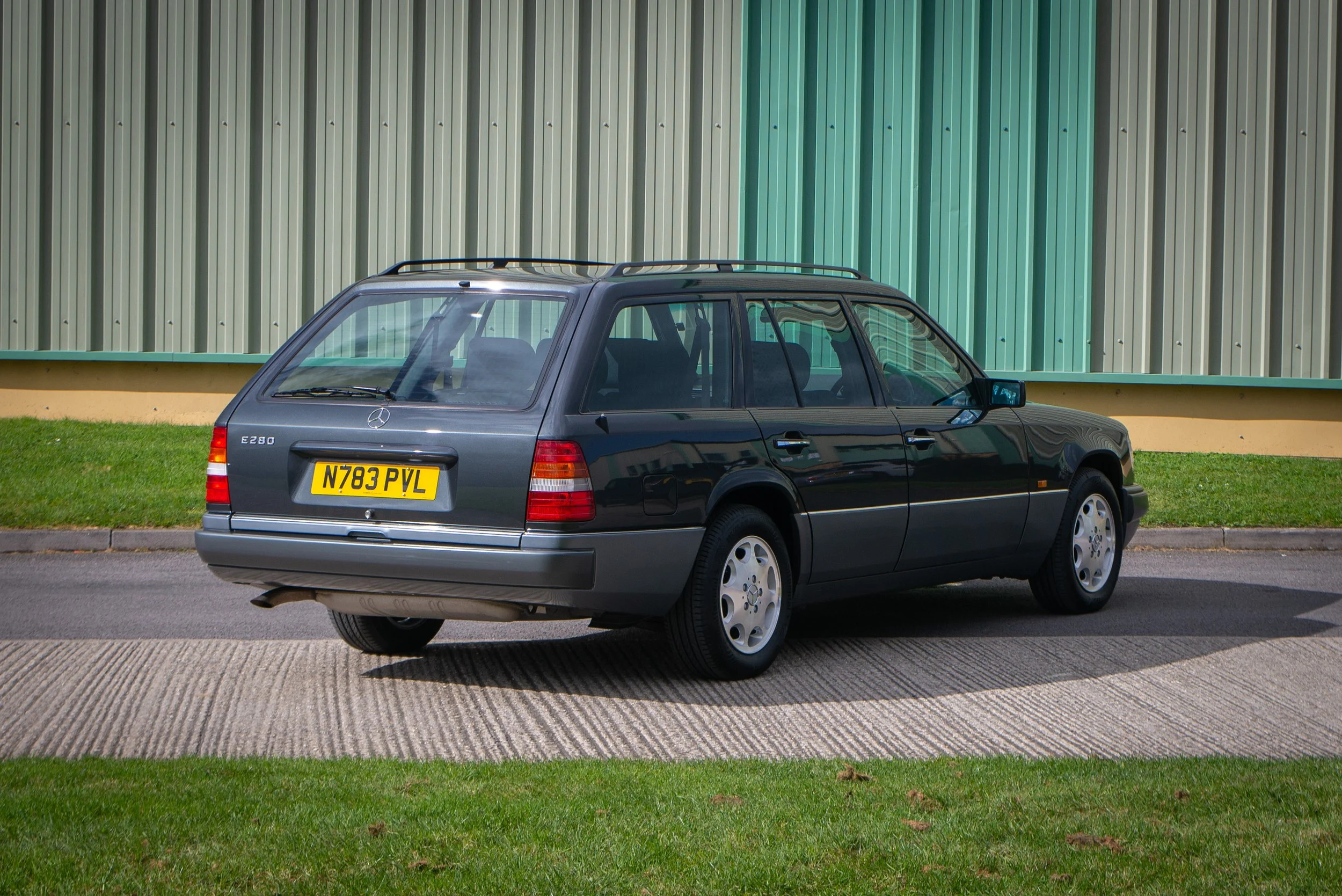 Mercedes E280 Estate-35.jpg