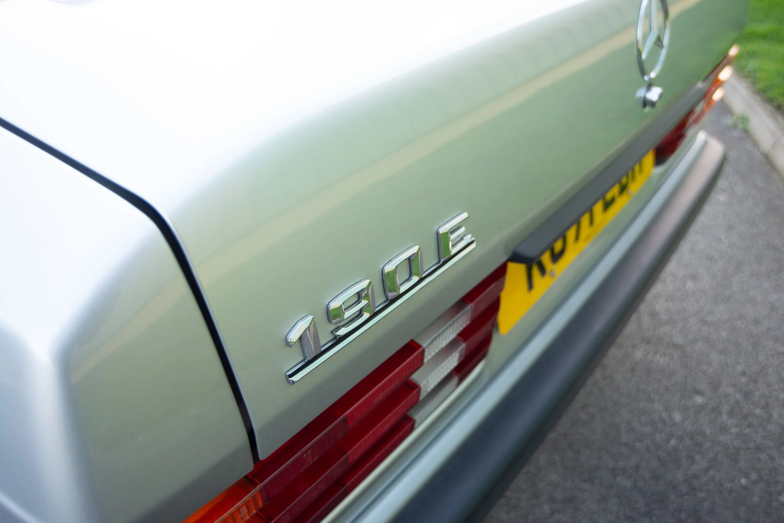 Mercedes 190E 2.0-18.jpg