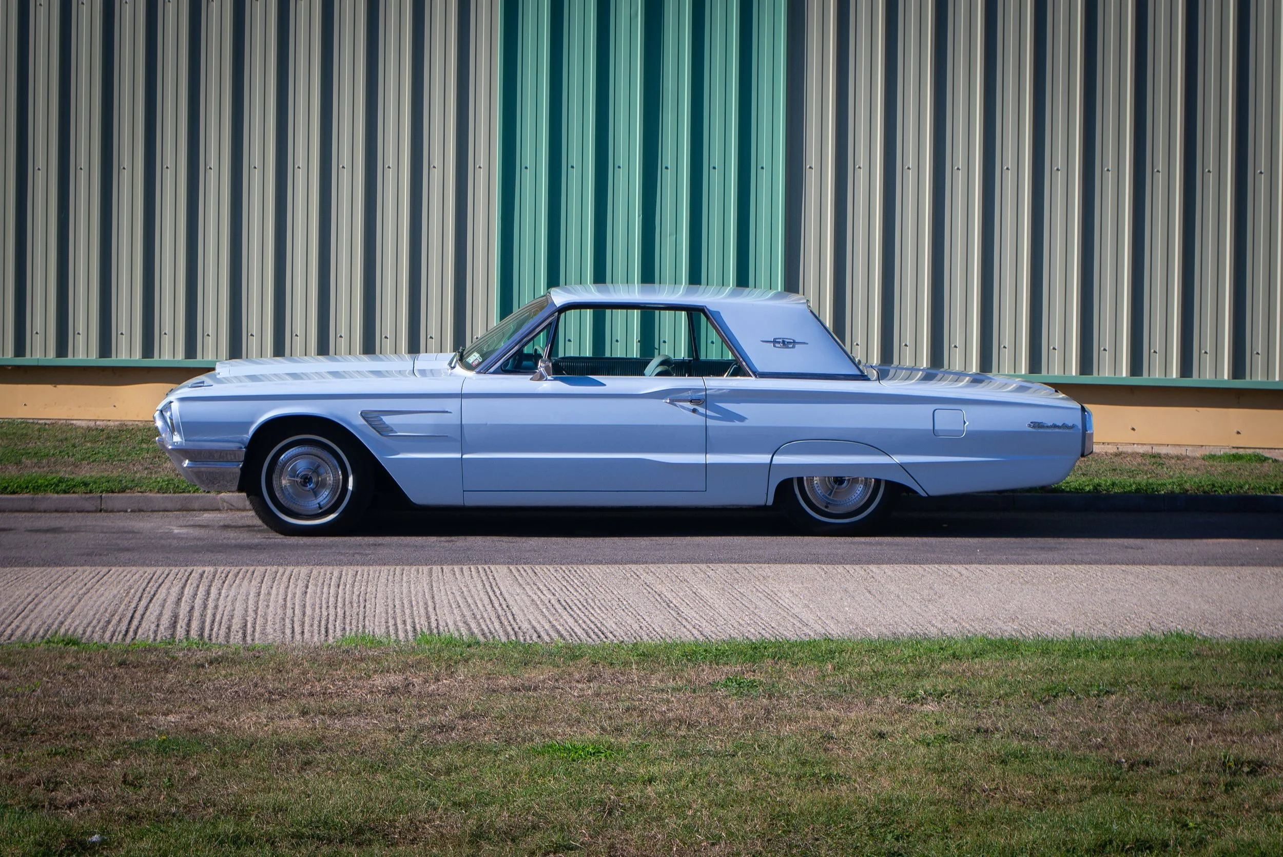 Ford Thunderbird 2-2.jpg