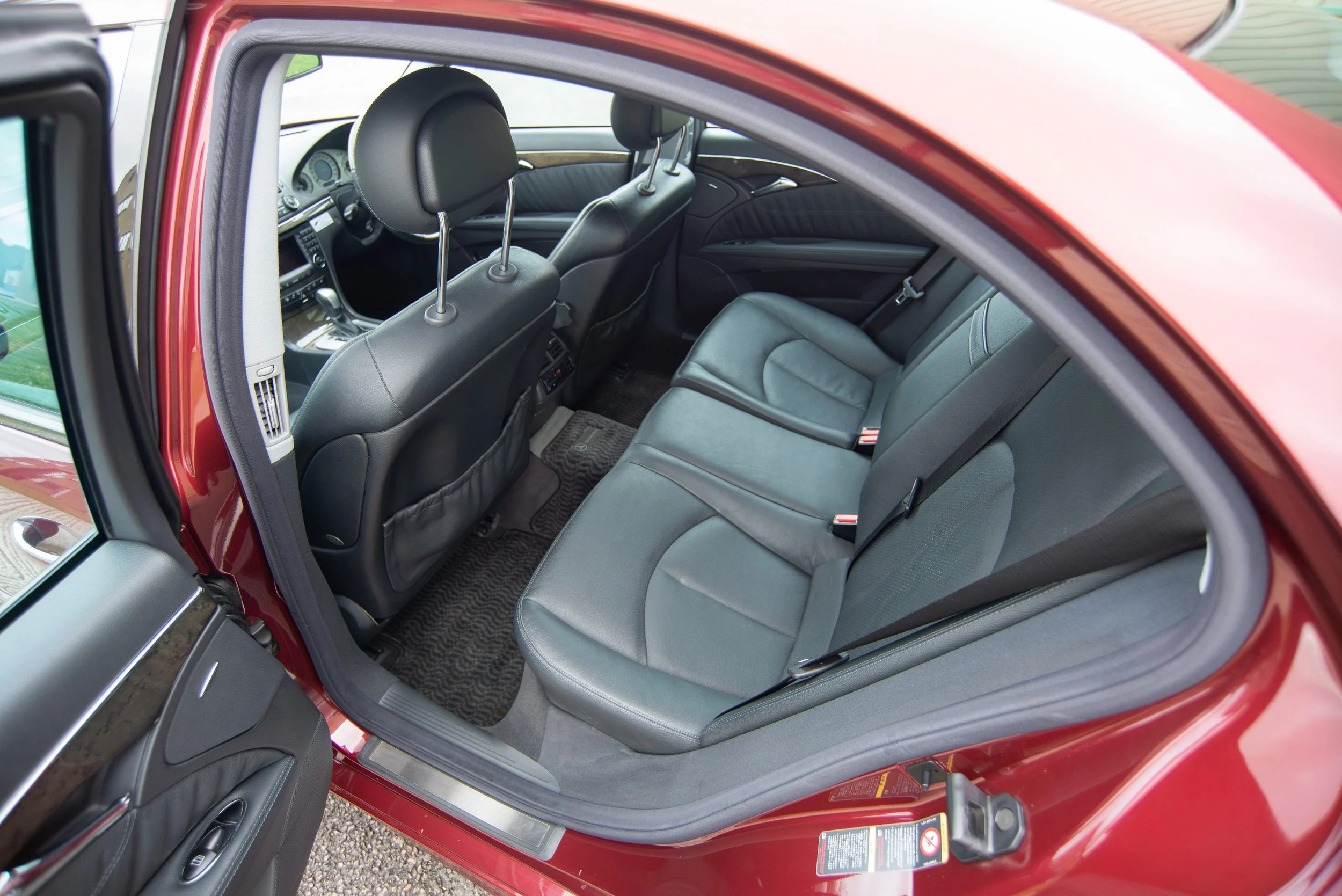 Mercedes E500-7.jpg