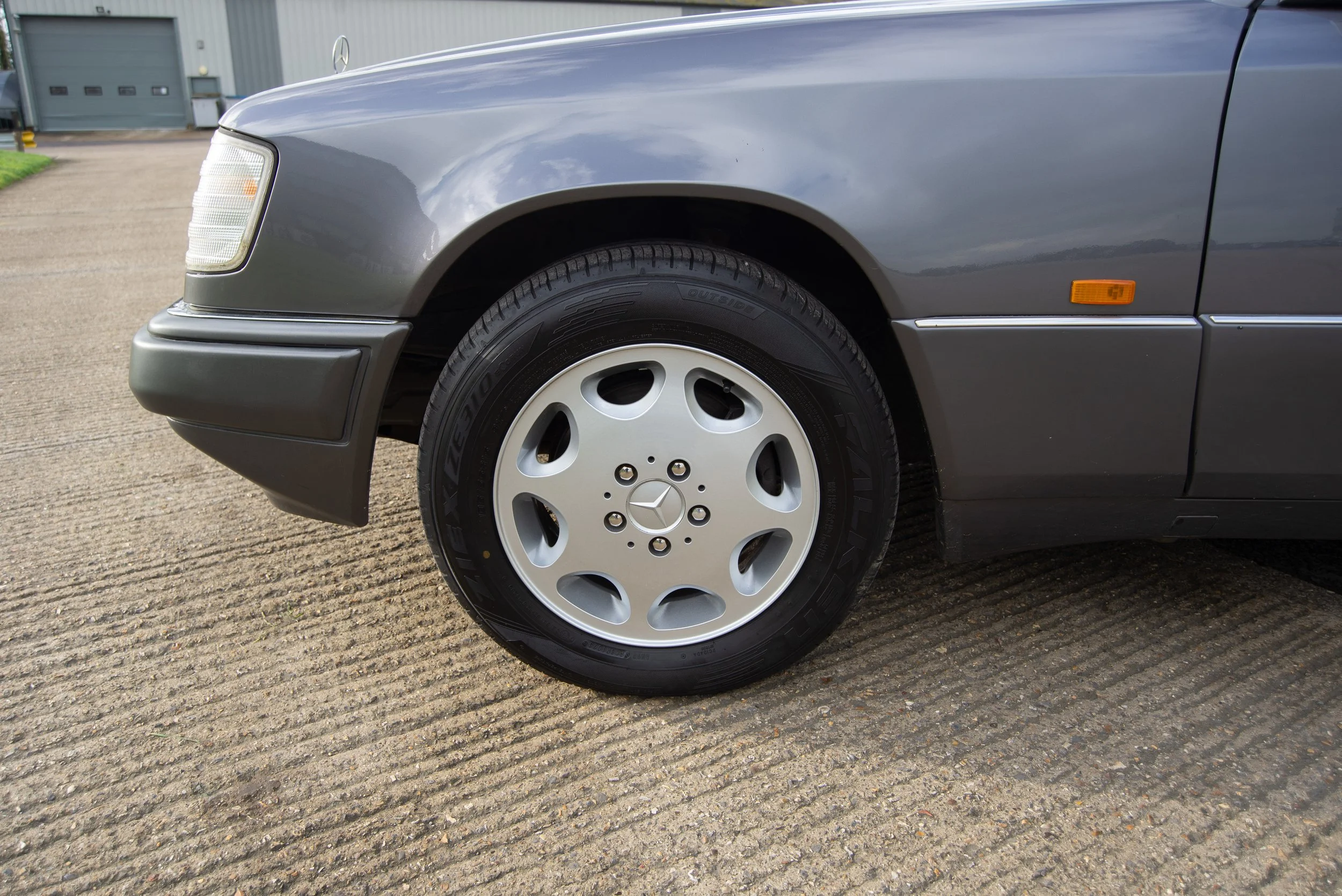 Mercedes E280-18.jpg