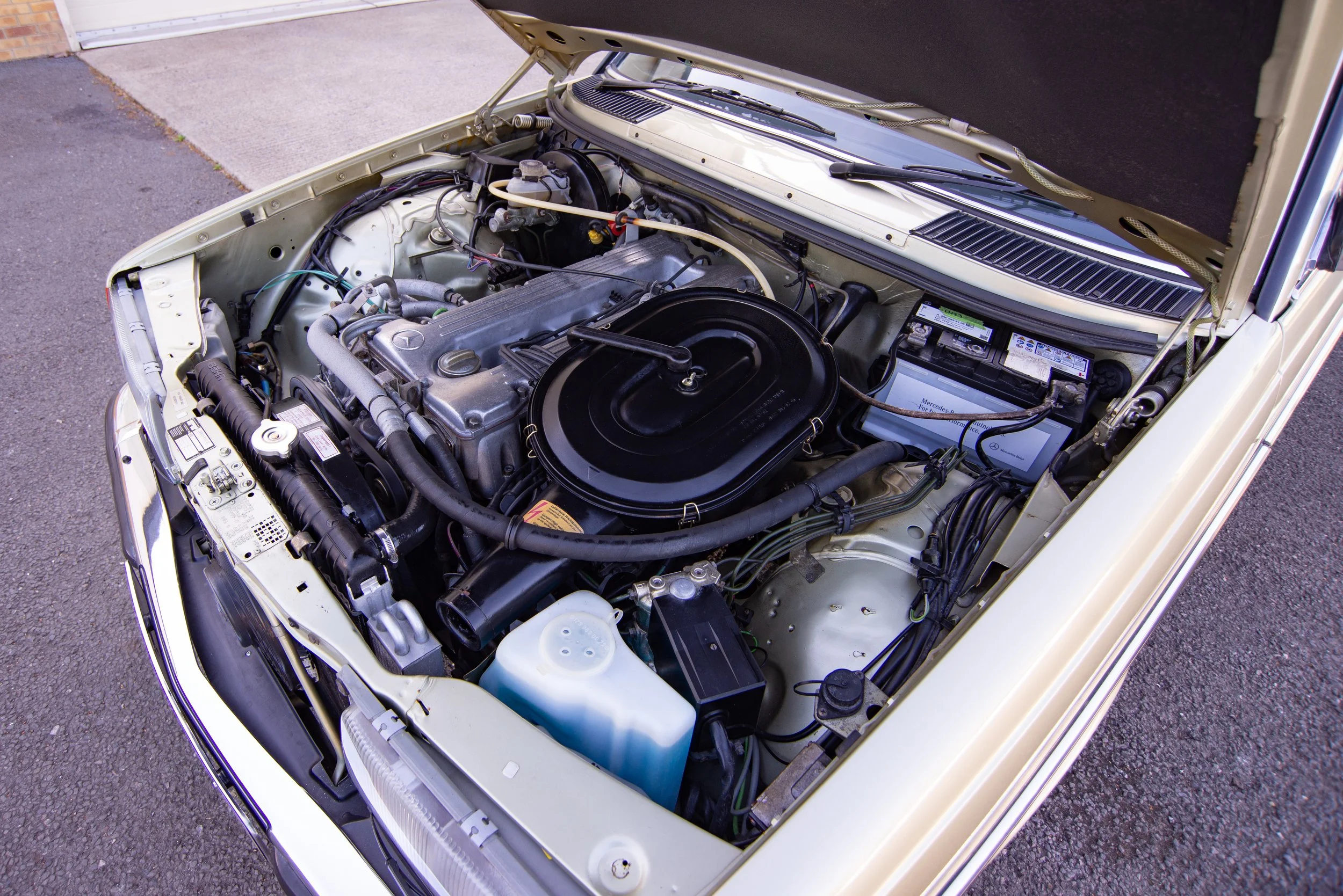 Mercedes 280E-14.jpg
