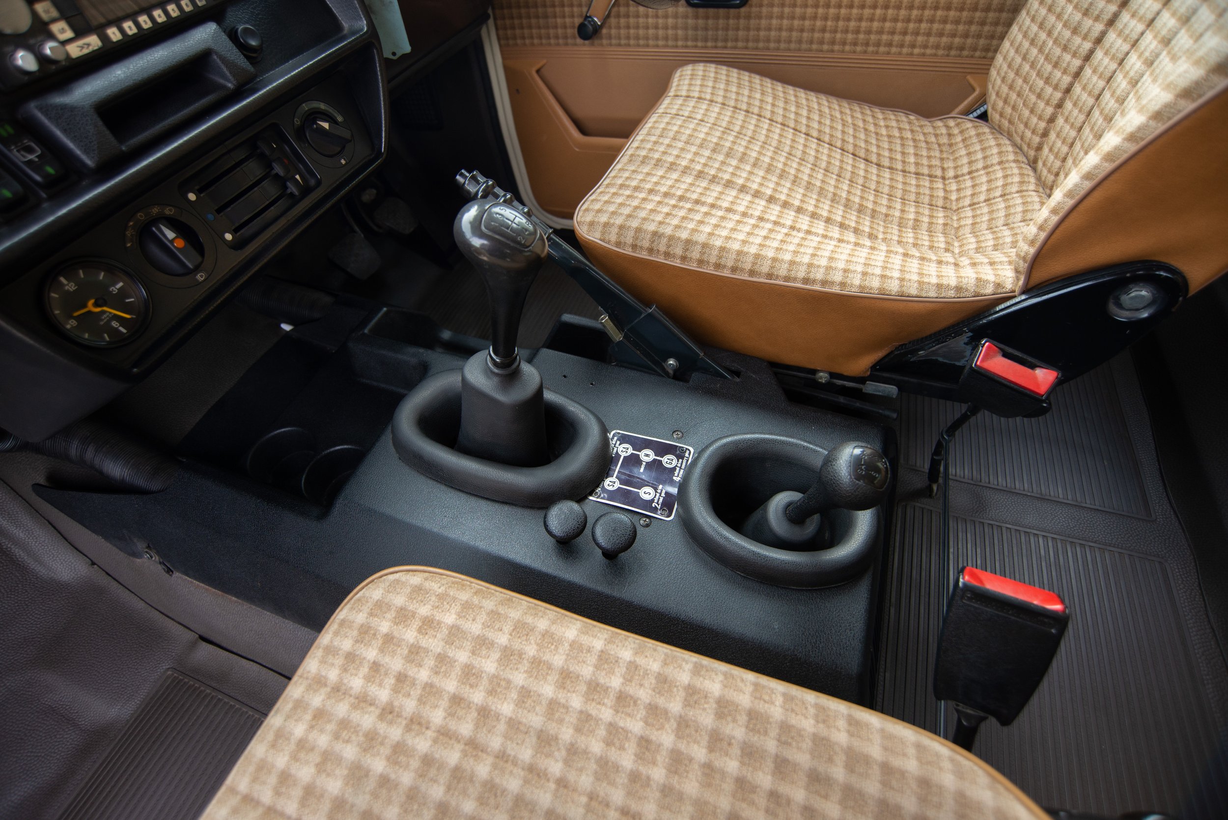 Mercedes 230GE-8.jpg