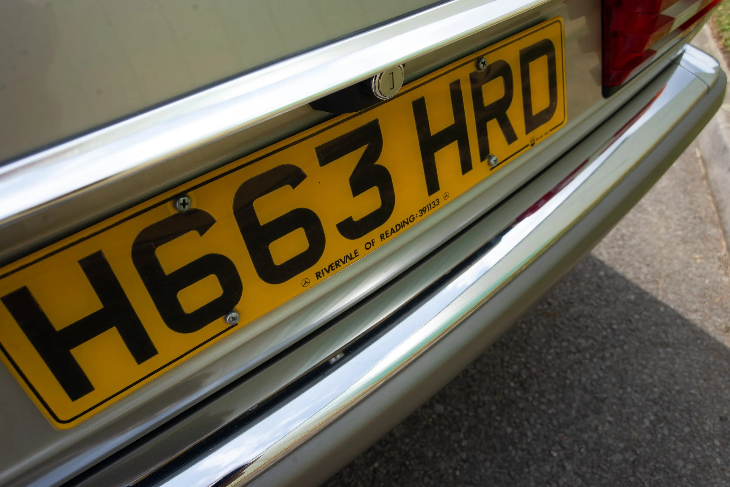 Mercedes 300SEL-21.jpg