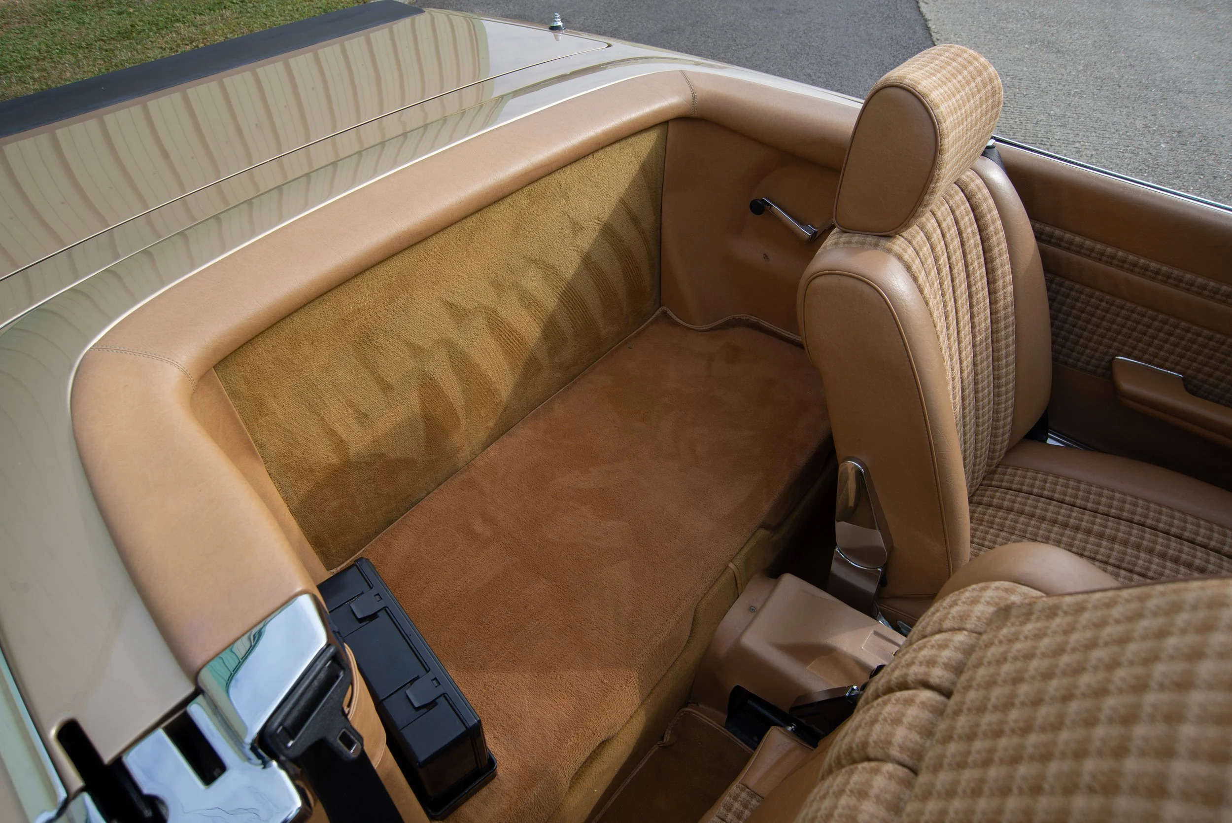 Mercedes 280SL-29.jpg