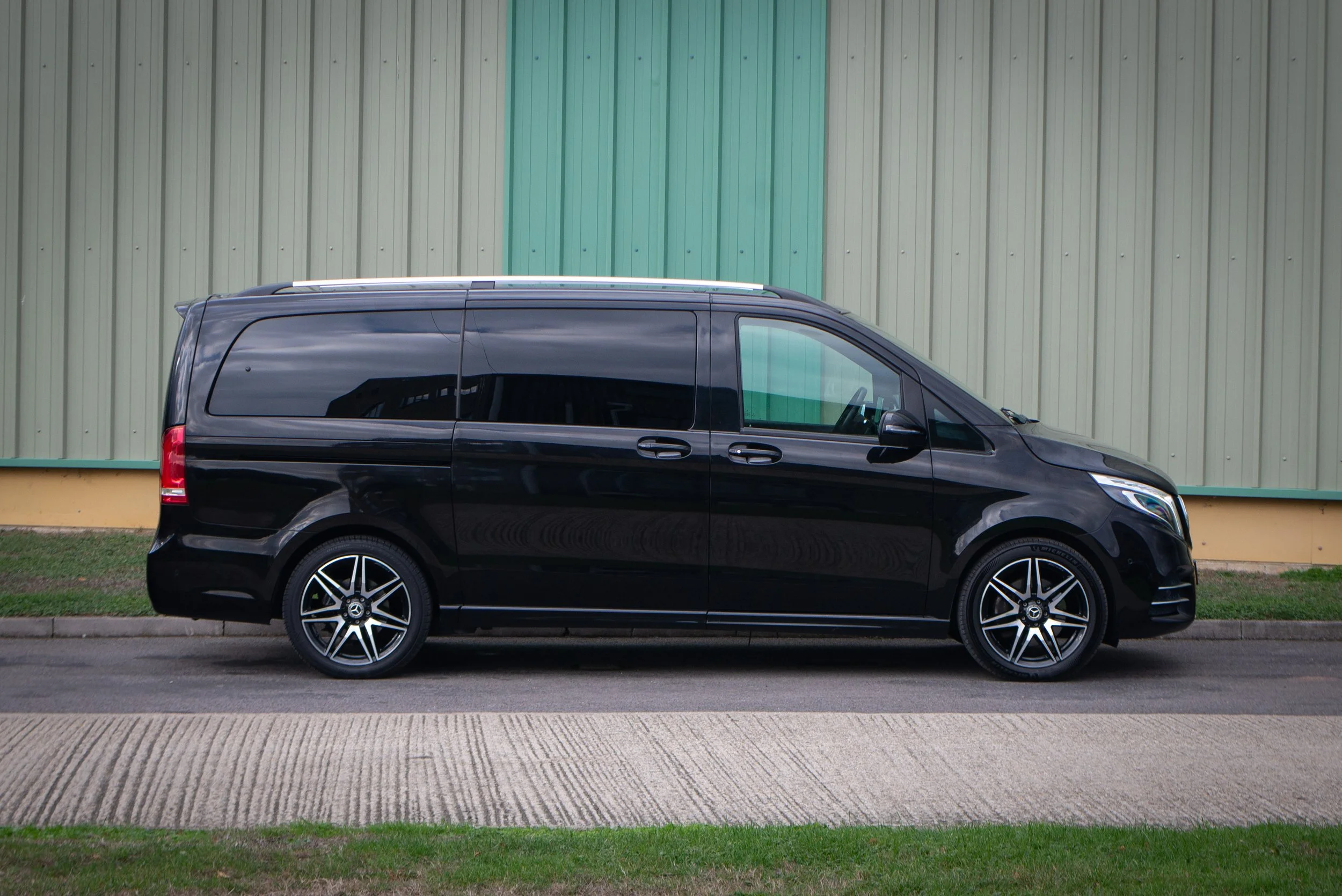 Mercedes V220D-24.jpg