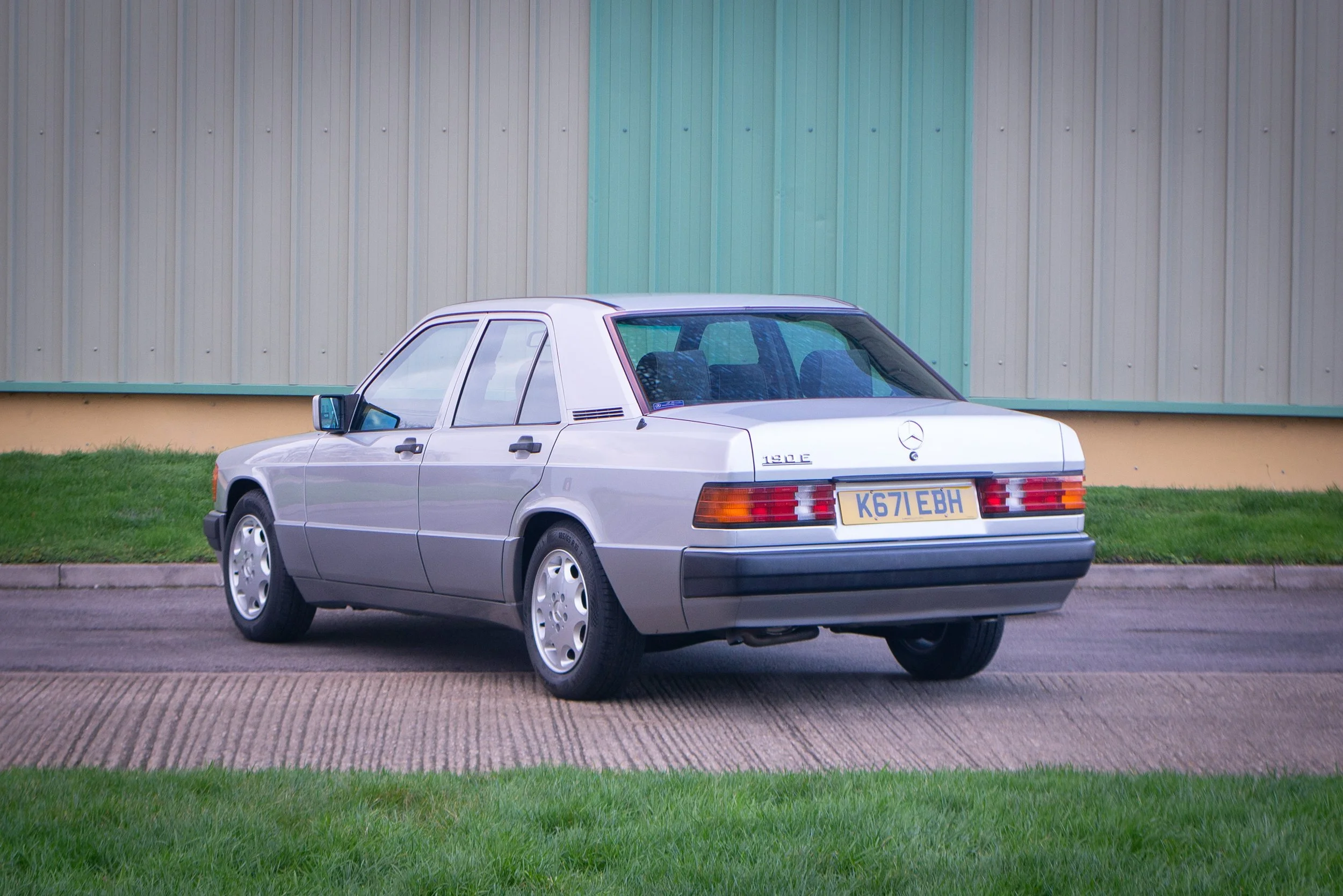 Mercedes 190E 2.0-28.jpg