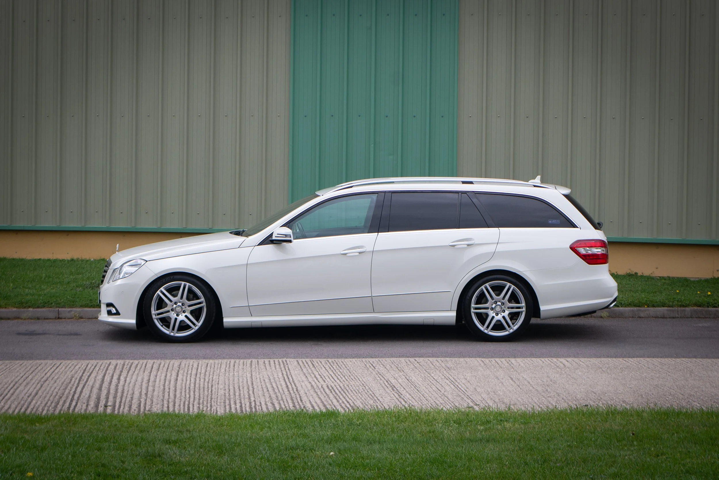 Mercedes E350 Estate-25.jpg