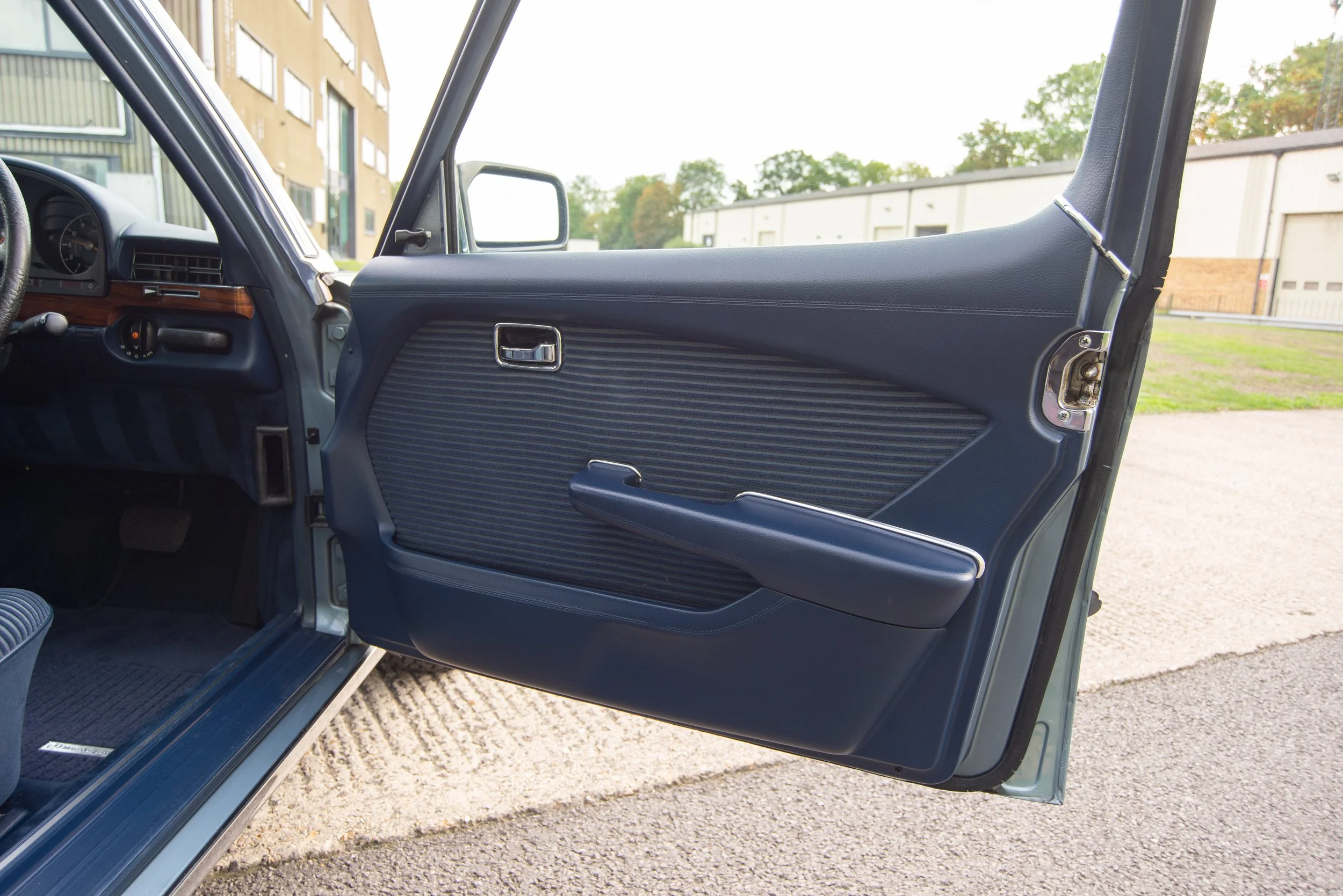 Mercedes 450SEL-3.jpg