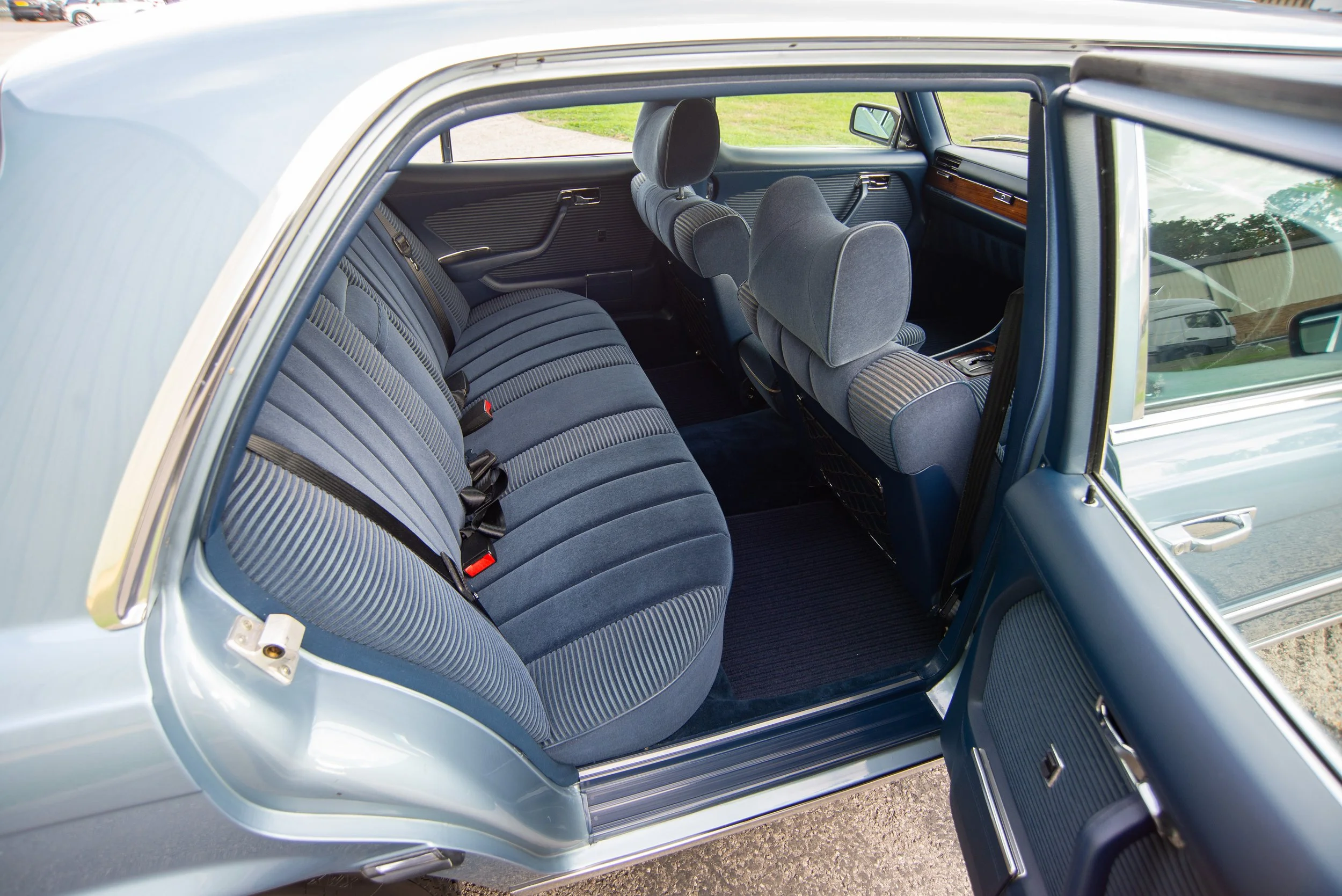 Mercedes 450SEL-5.jpg