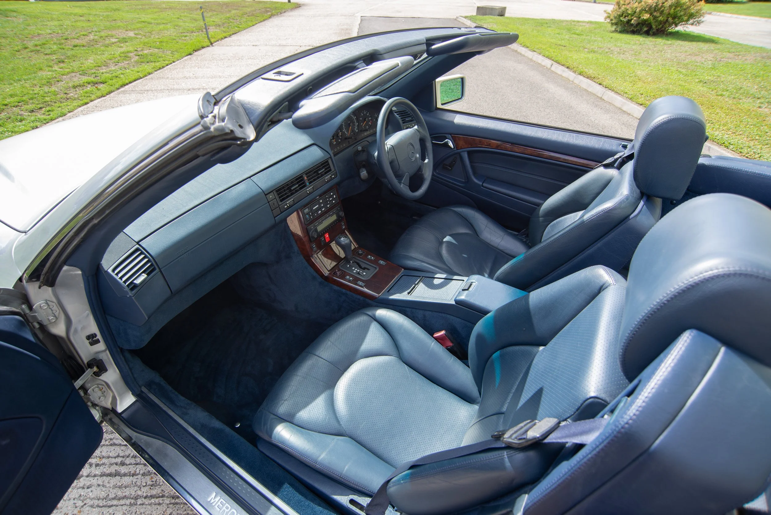 Mercedes SL280-19.jpg