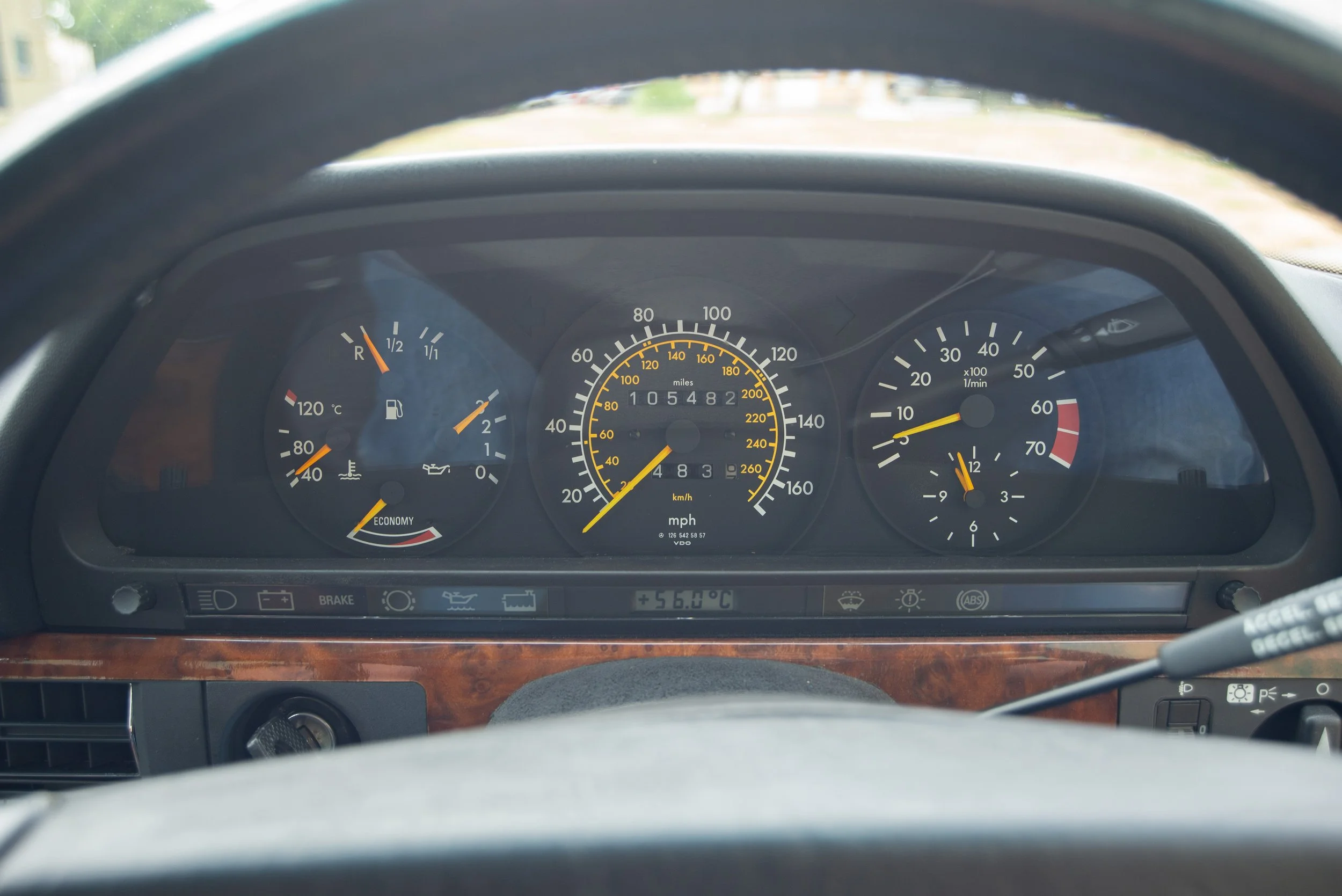 Mercedes 560SEL.jpg