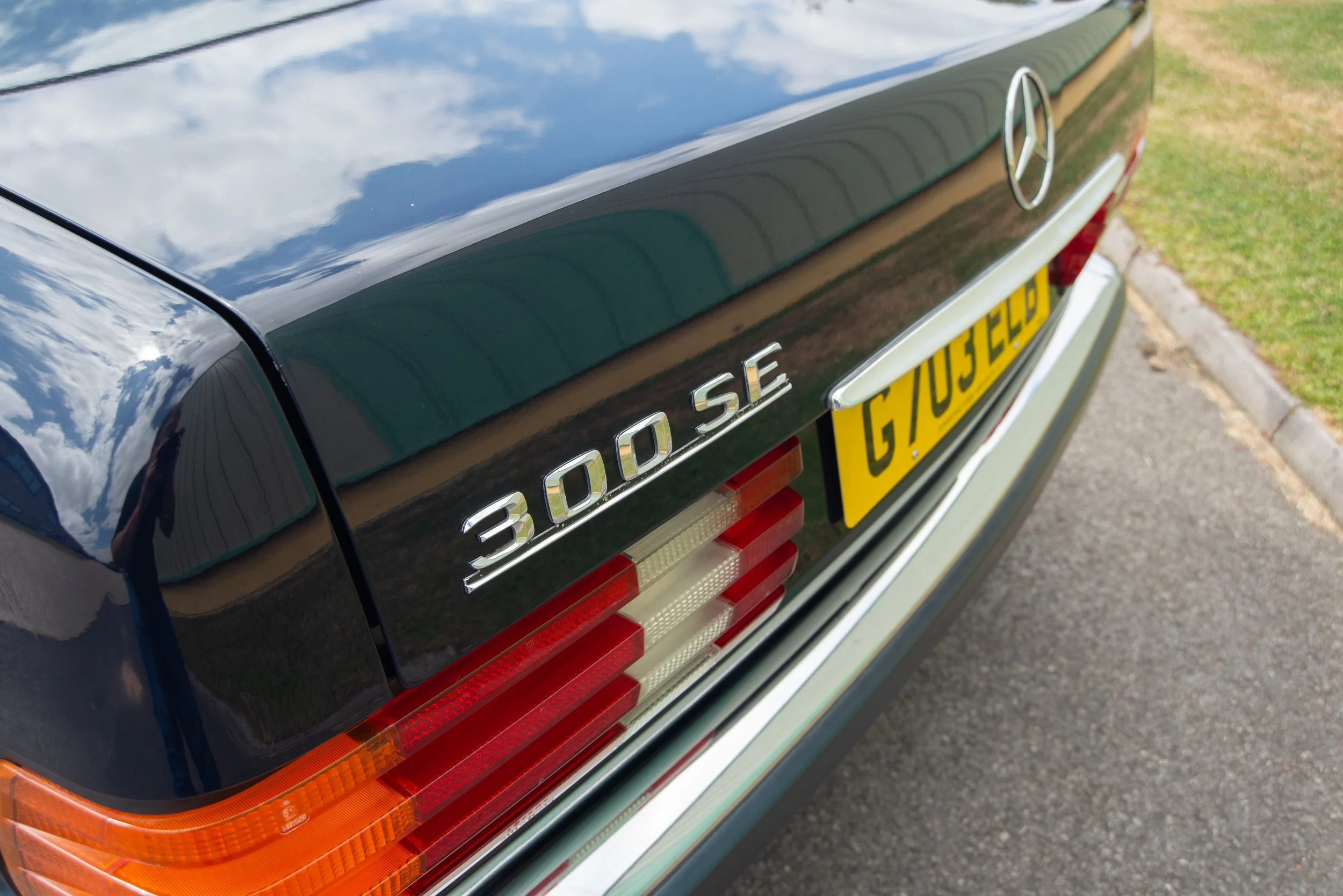 Mercedes 300SE-20.jpg