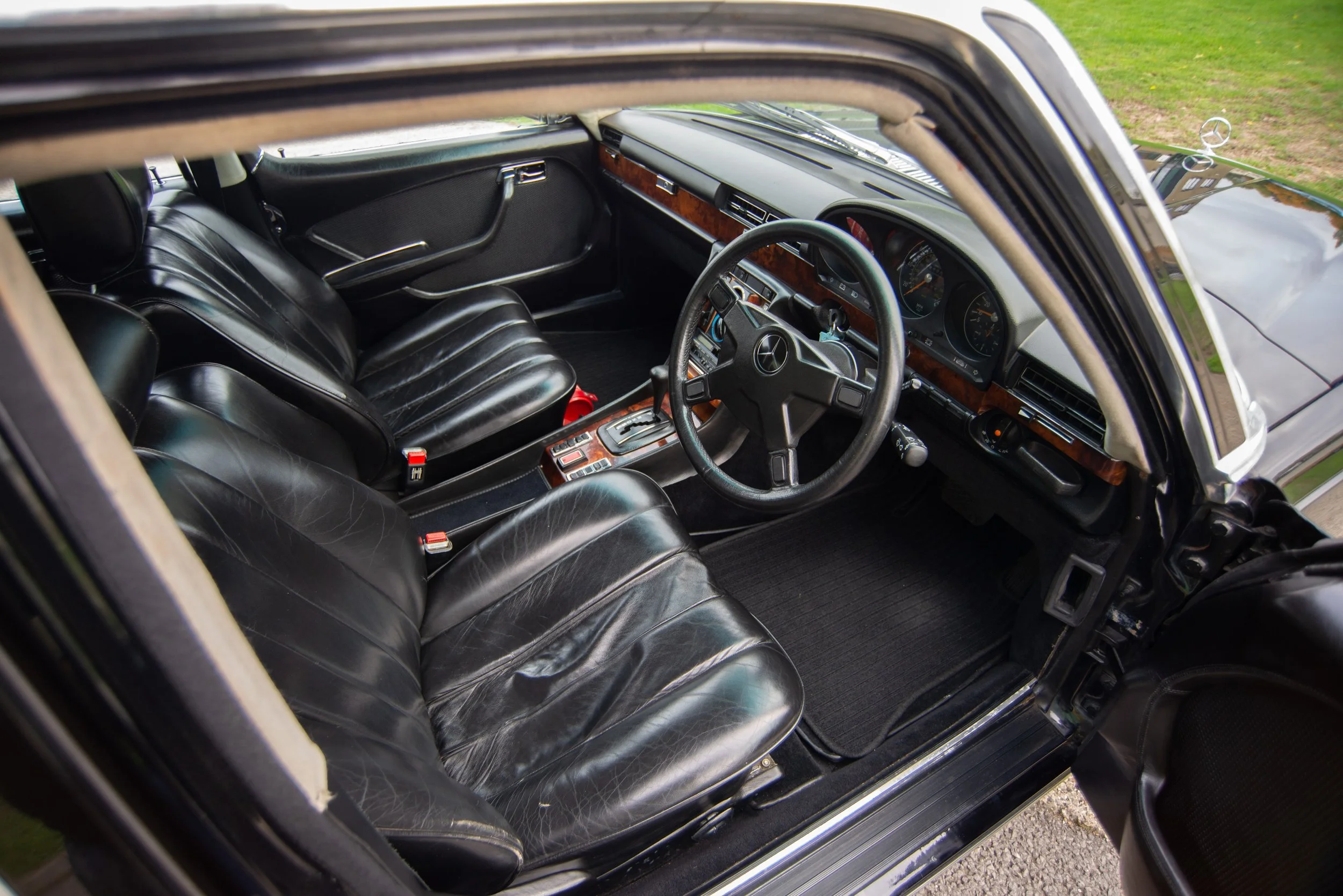 Mercedes 450SEL 6.9-2.jpg