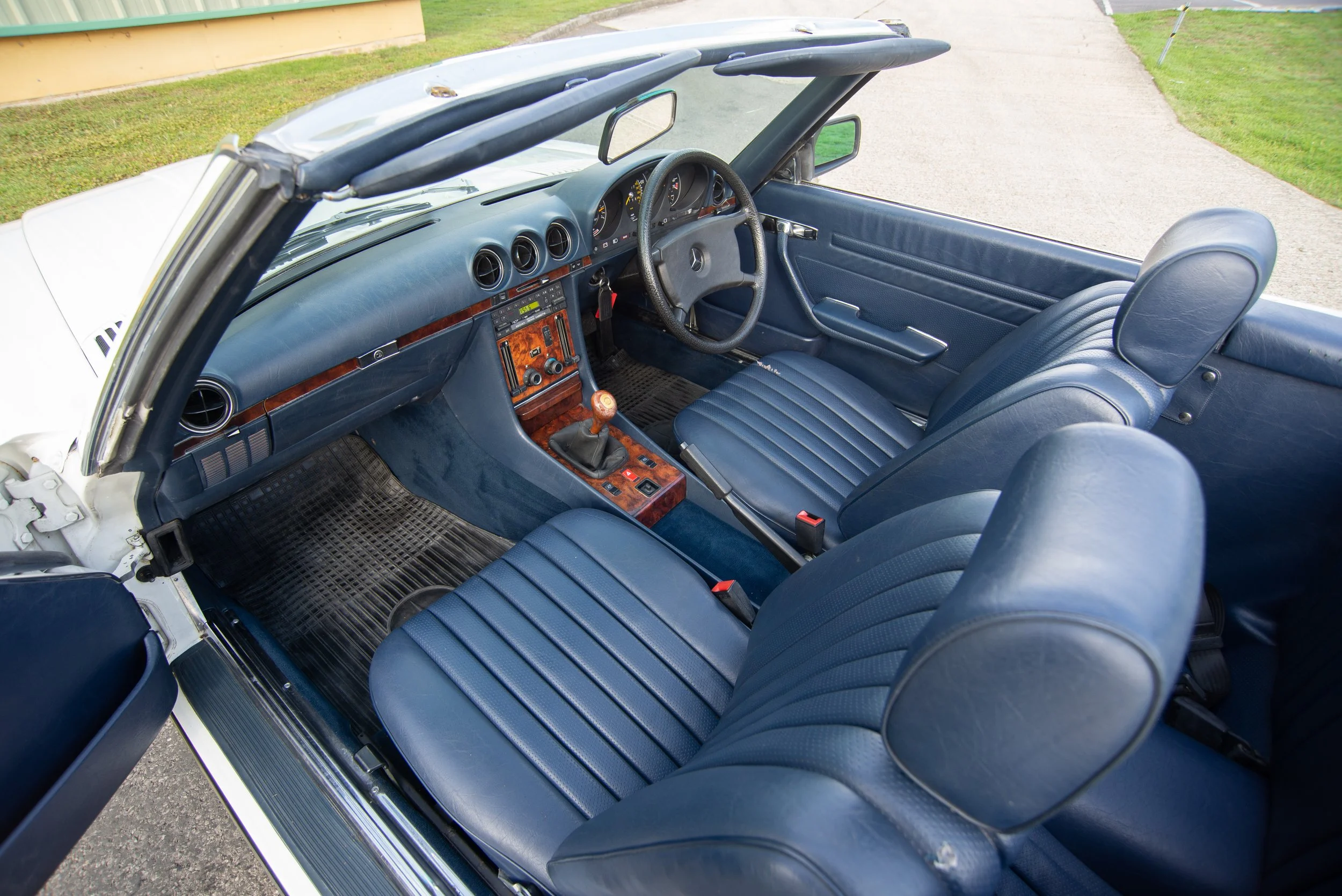 Mercedes 280SL-31.jpg