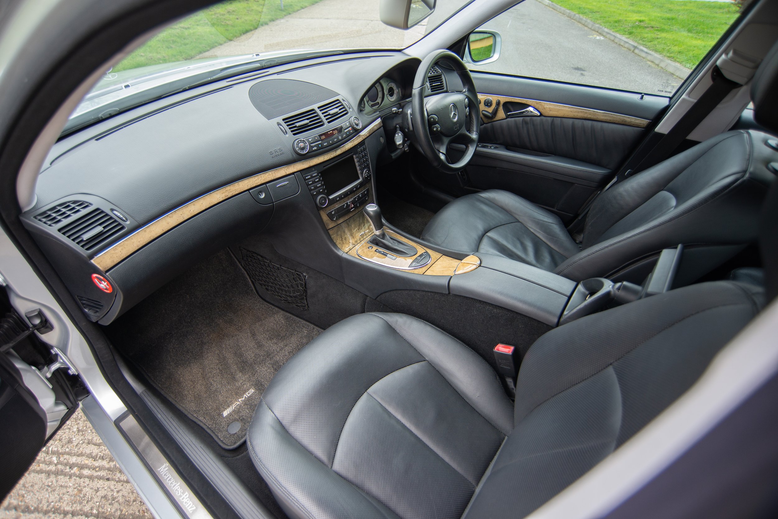 Mercedes E500-10.jpg