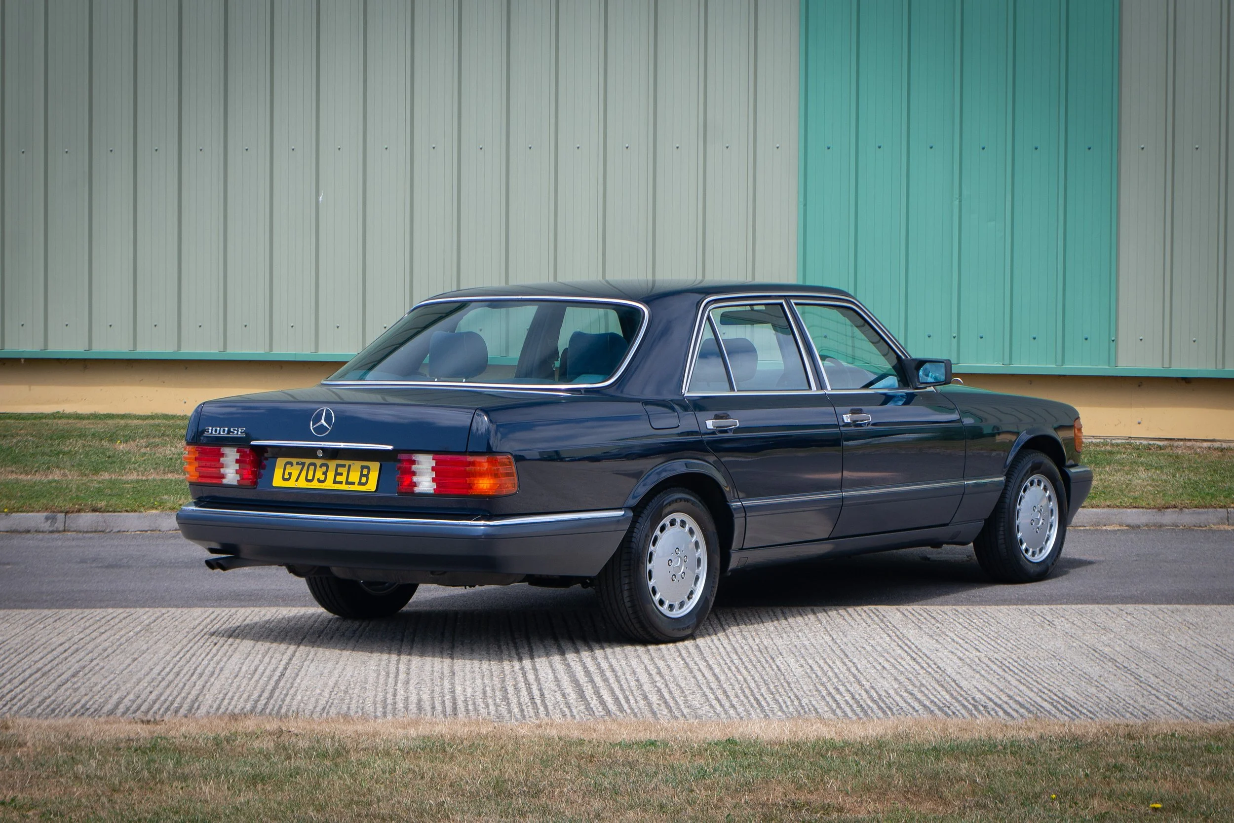 Mercedes 300SE-29.jpg