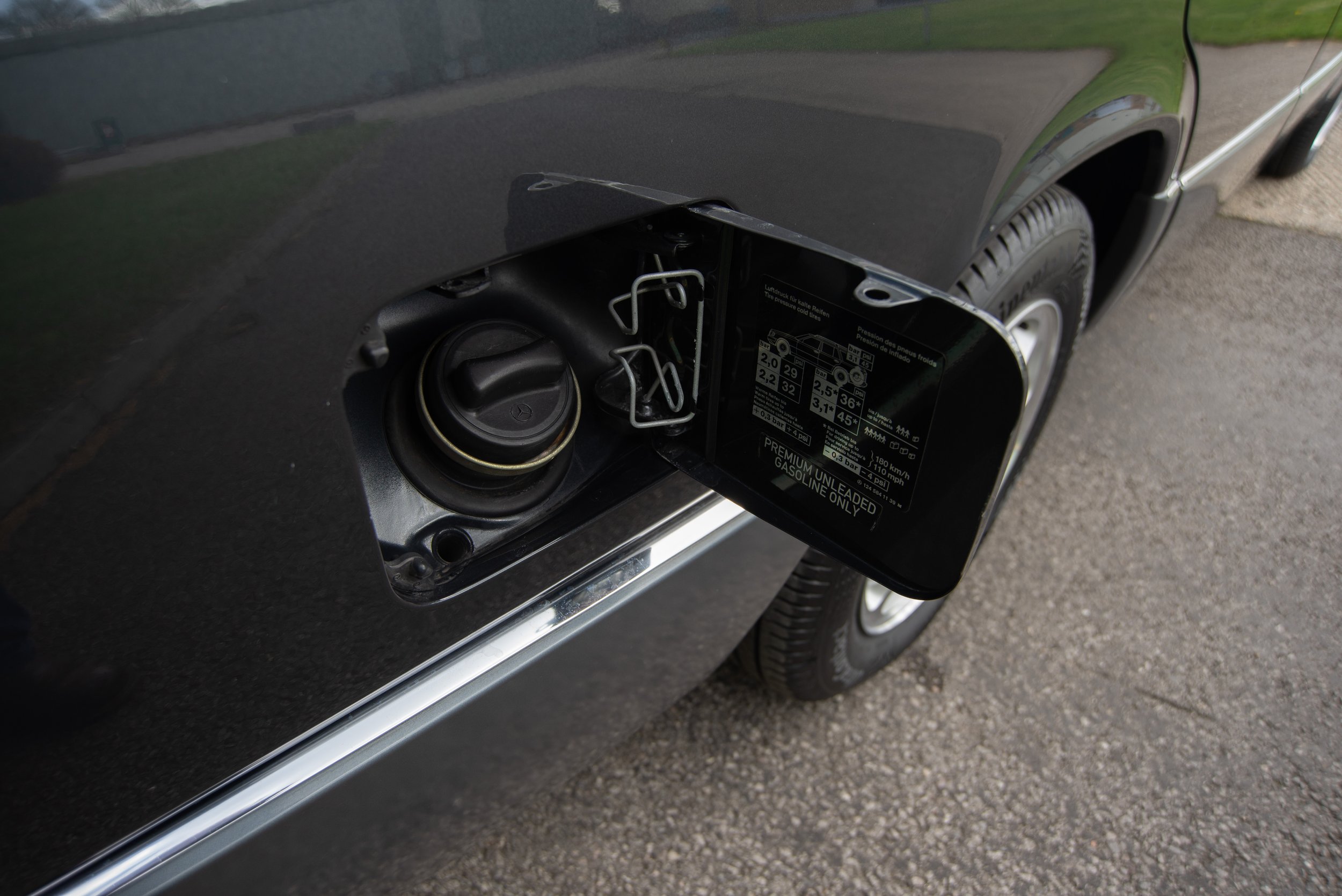 Mercedes E280 Estate-25.jpg