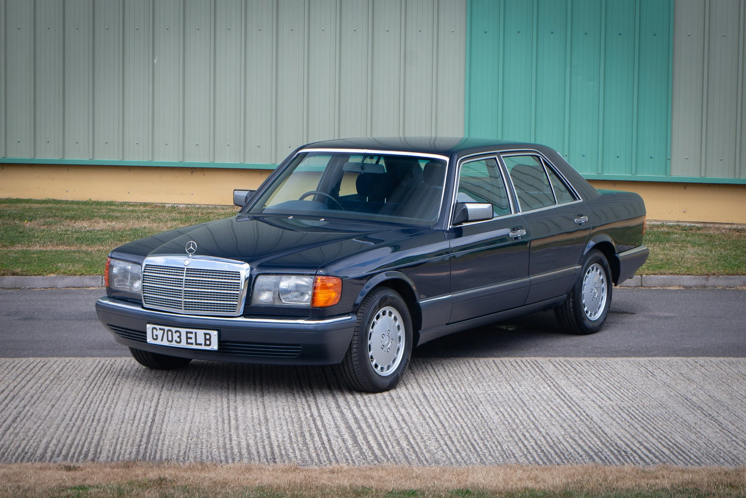 Mercedes 300SE-22.jpg