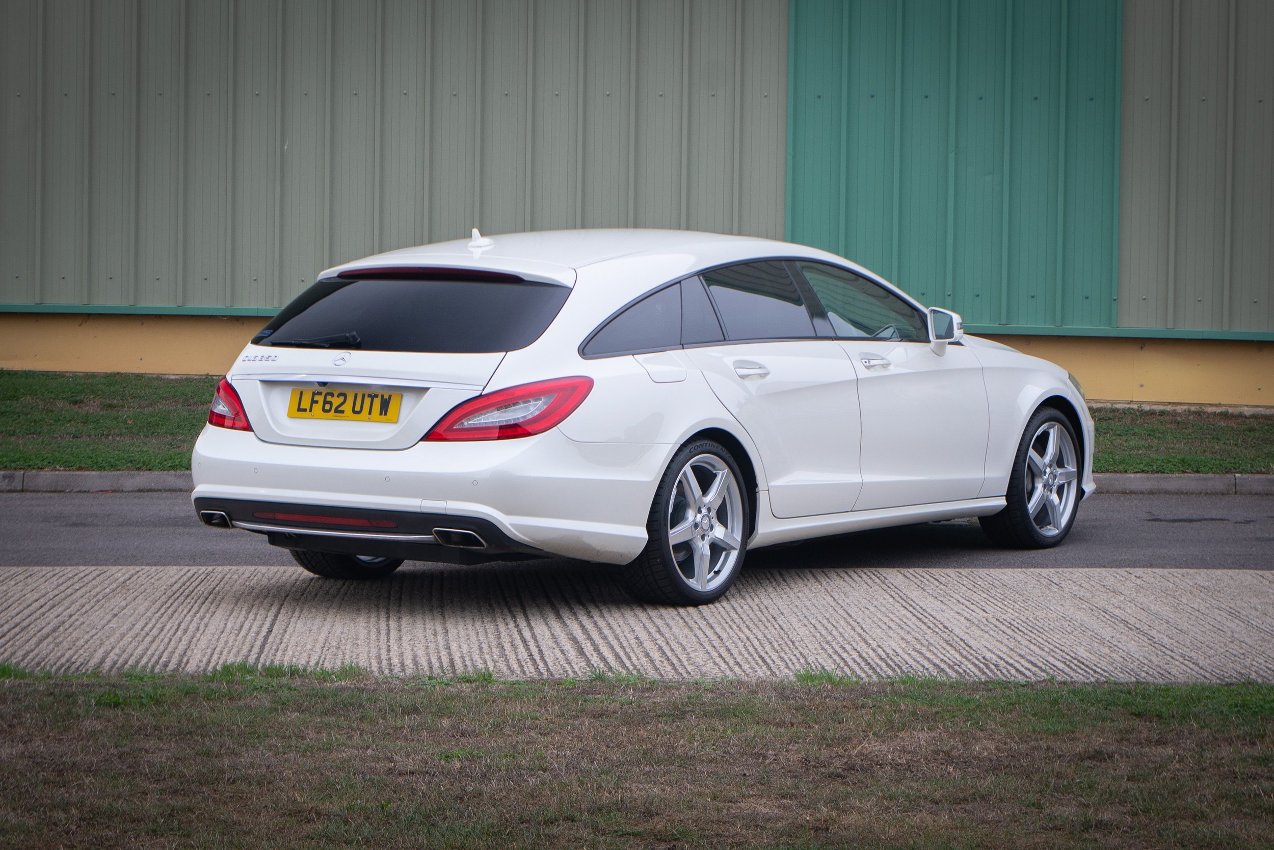 Mercedes CLS350 Shooting Brake 2-8.jpg