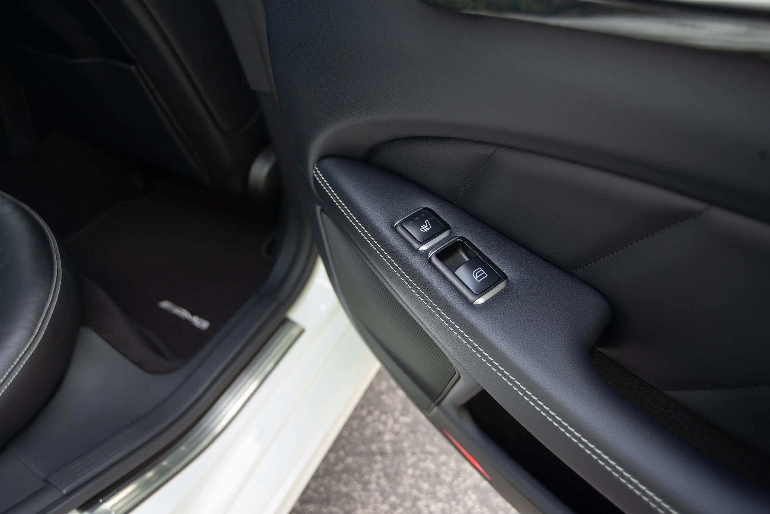 Mercedes CLS350-7.jpg