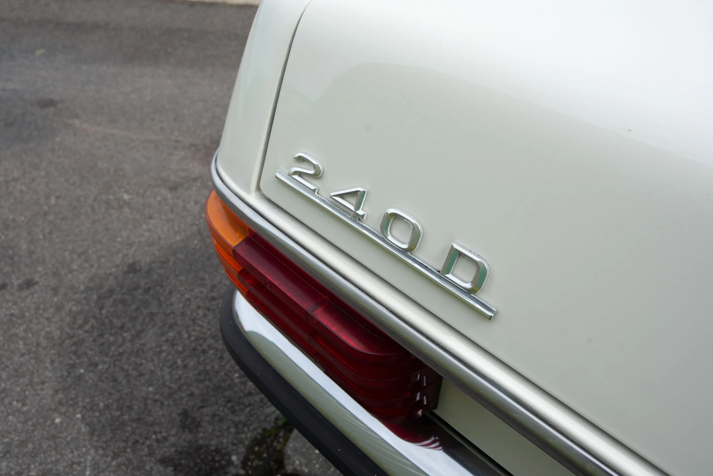 Mercedes 240D-22.jpg