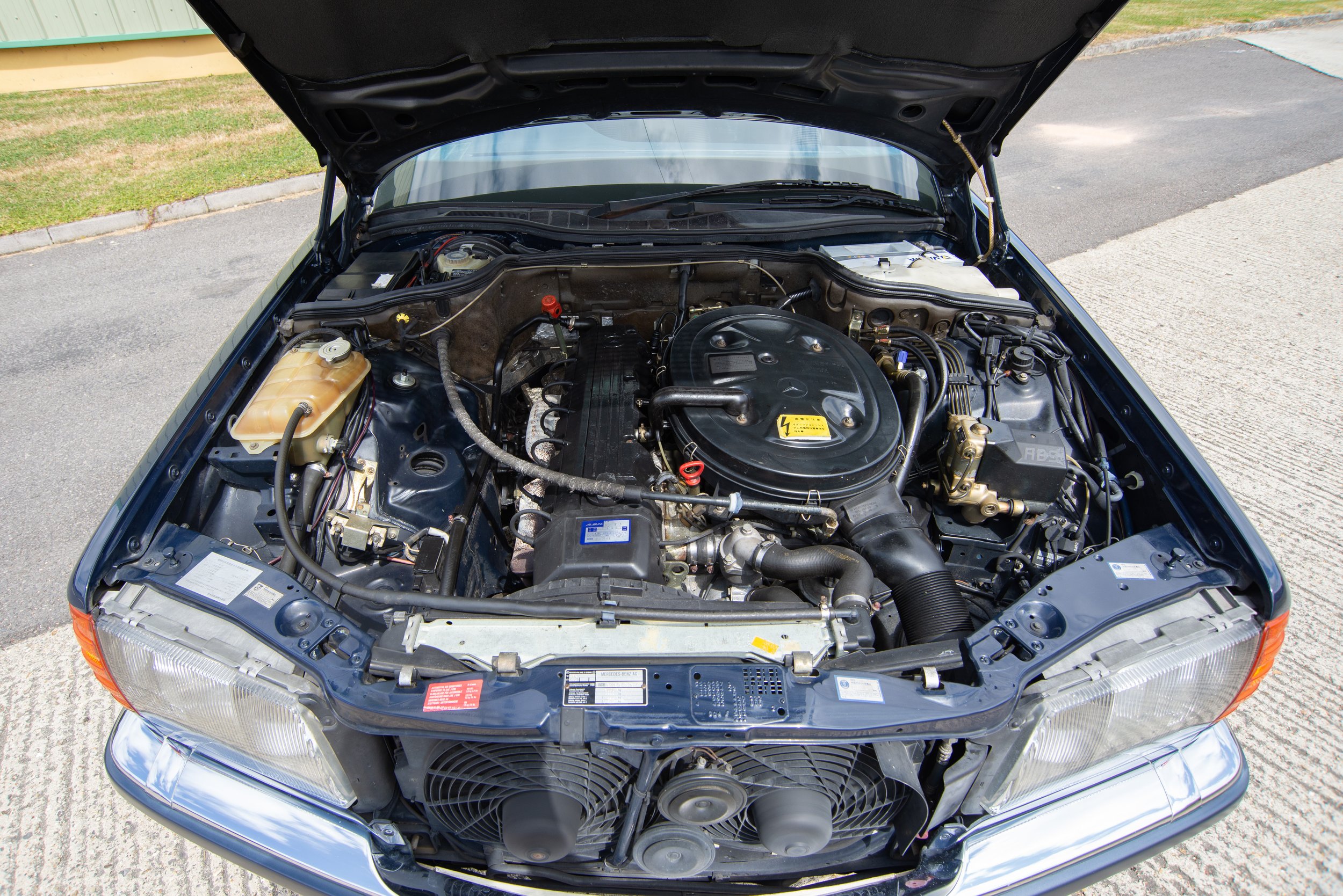 Mercedes 300SE-13.jpg