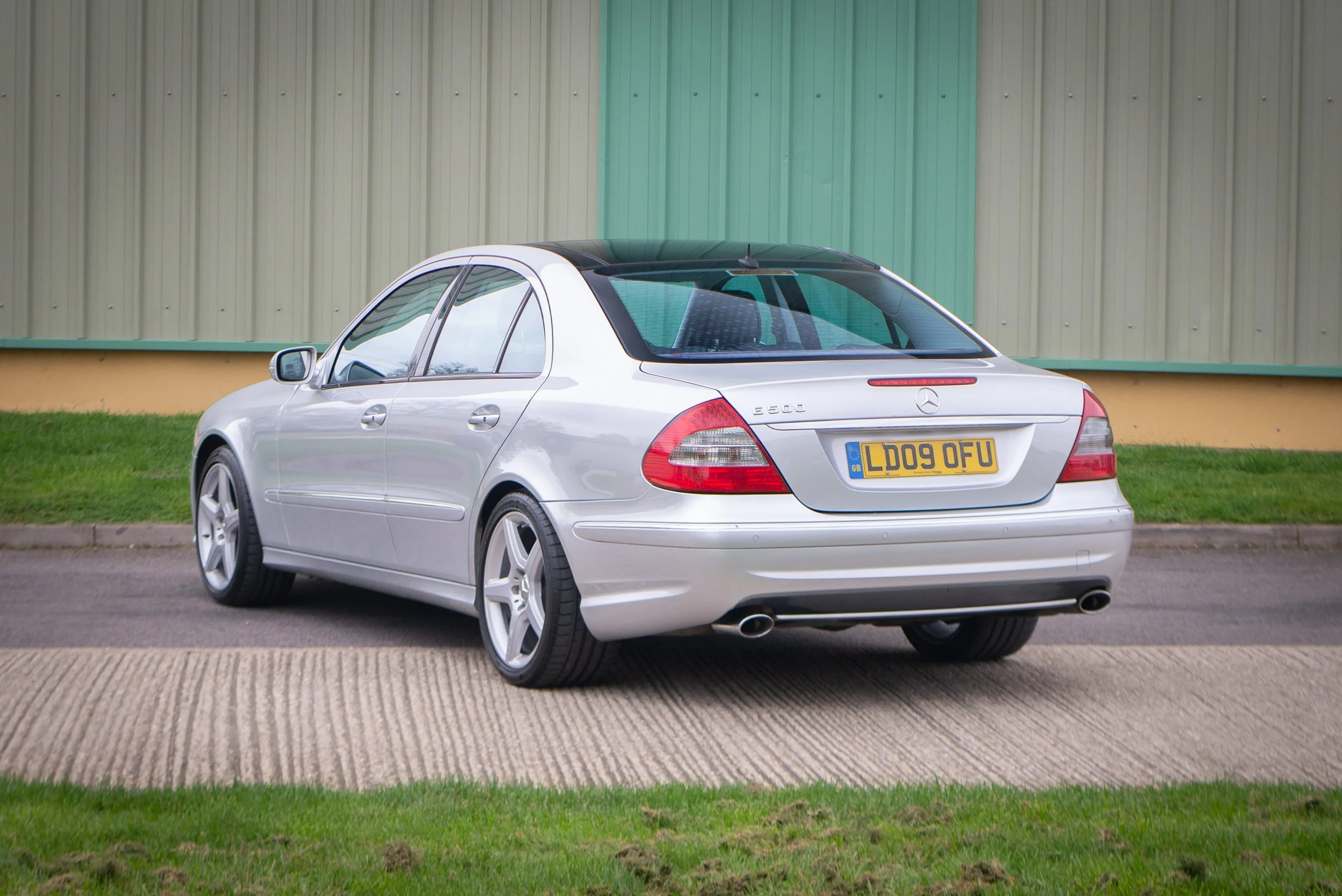 Mercedes E500-28.jpg