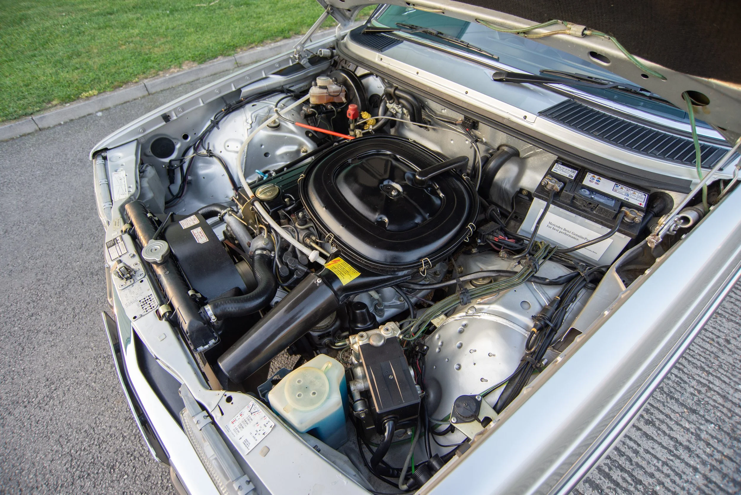 Mercedes 230CE 2-14.jpg