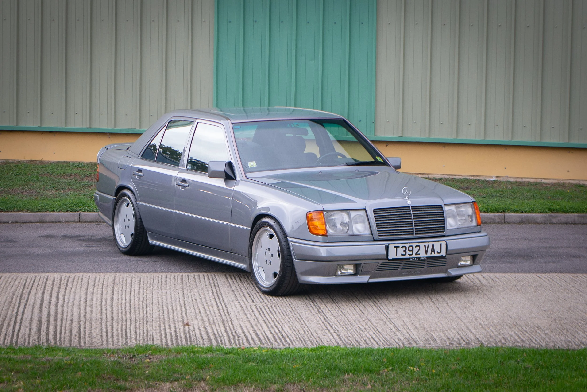 Mercedes 300E 3.4 AMG-29.jpg