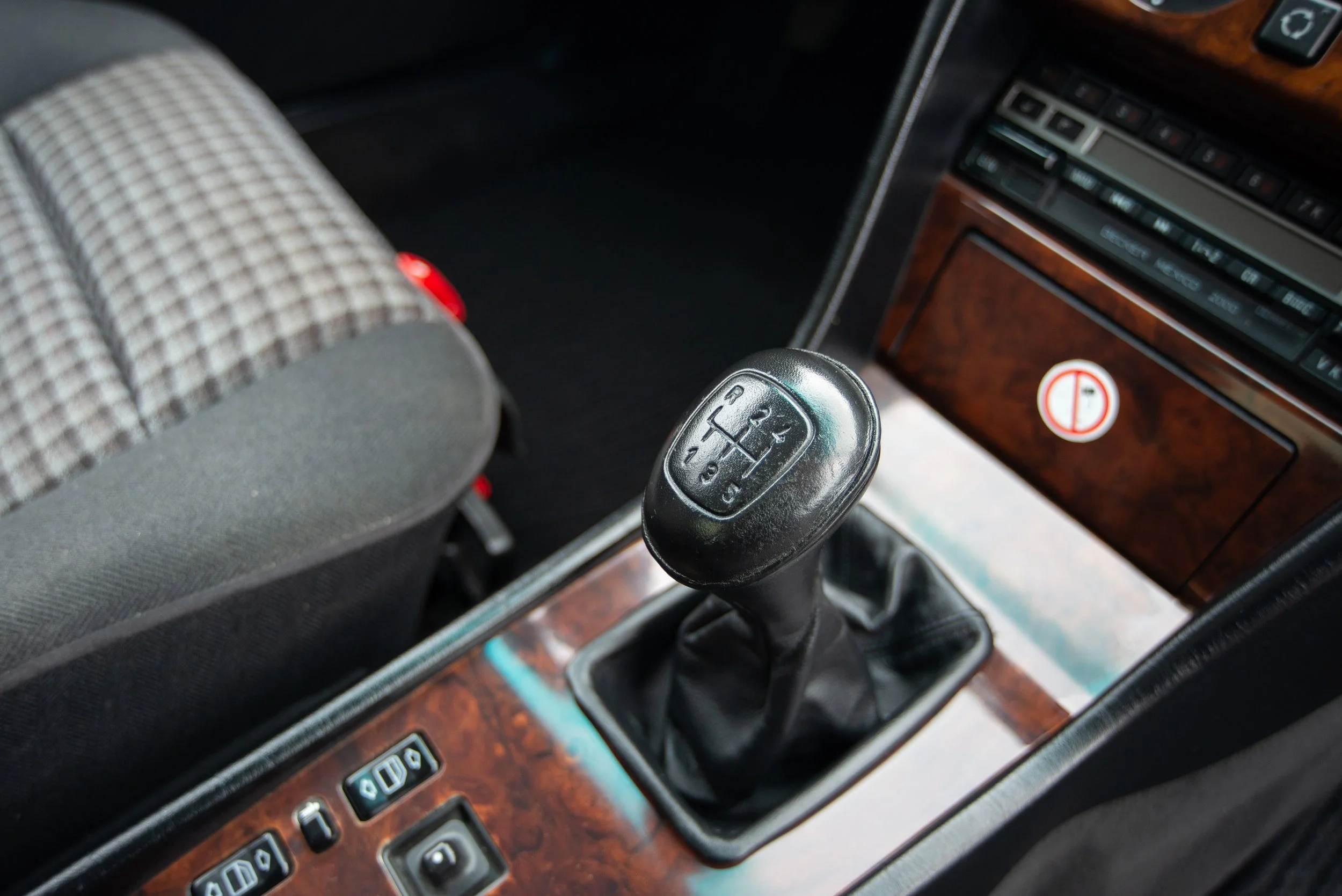 Mercedes 300E 3.4 AMG-7.jpg
