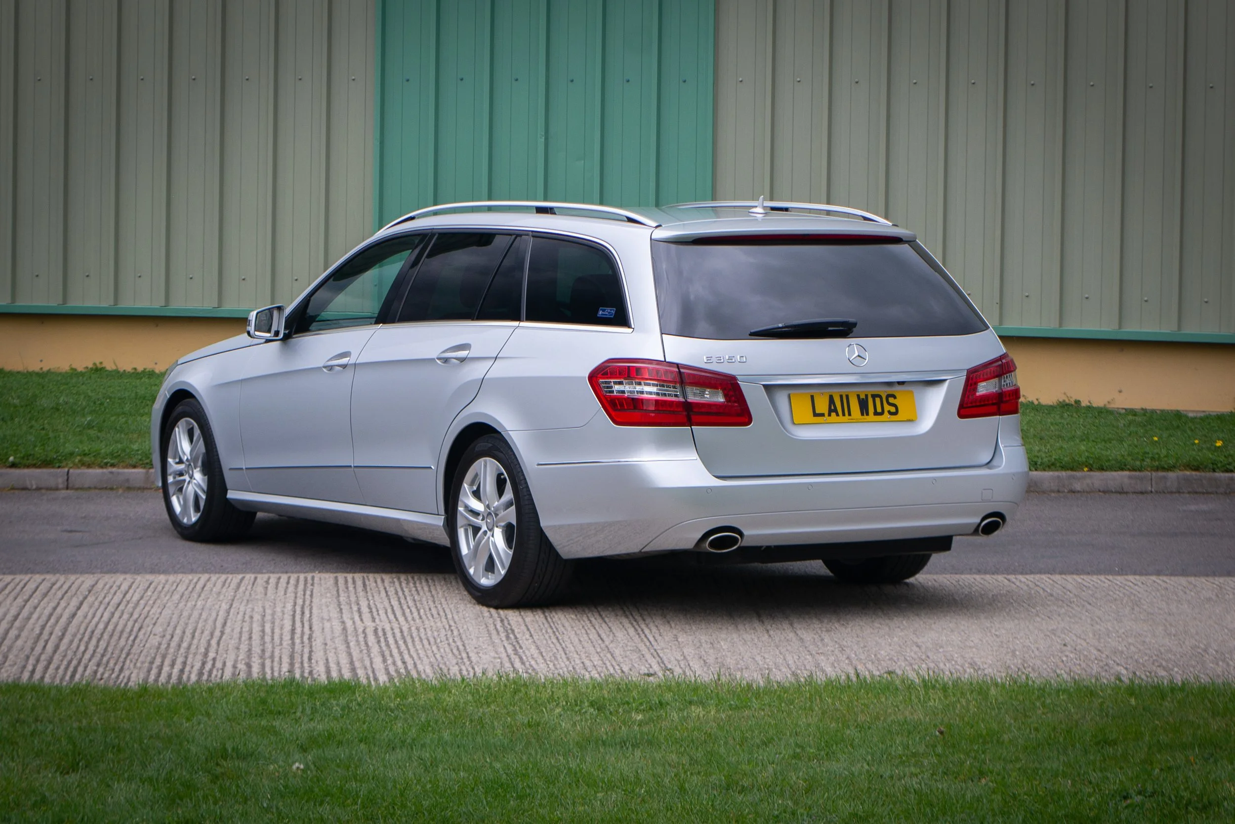 Mercedes E350 Estate 2-20.jpg