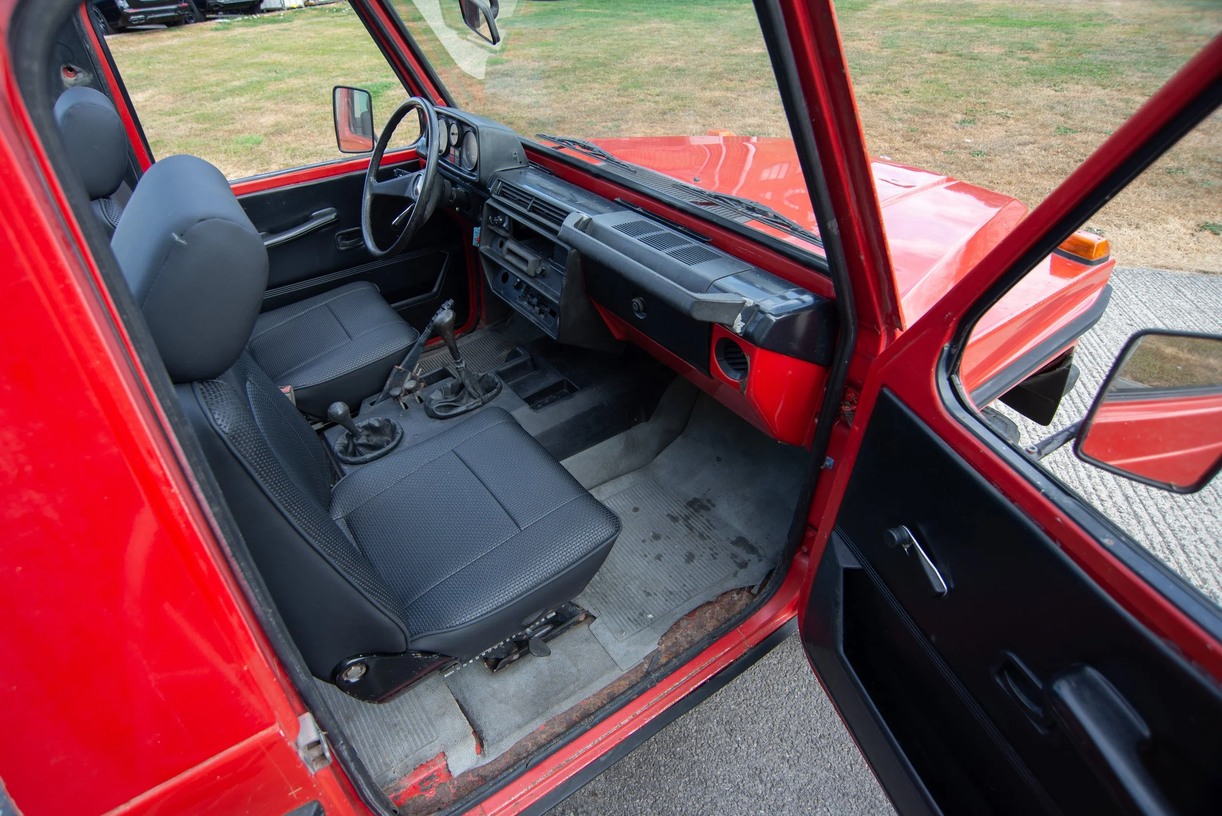 Mercedes 240GD Cabrio-5.jpg