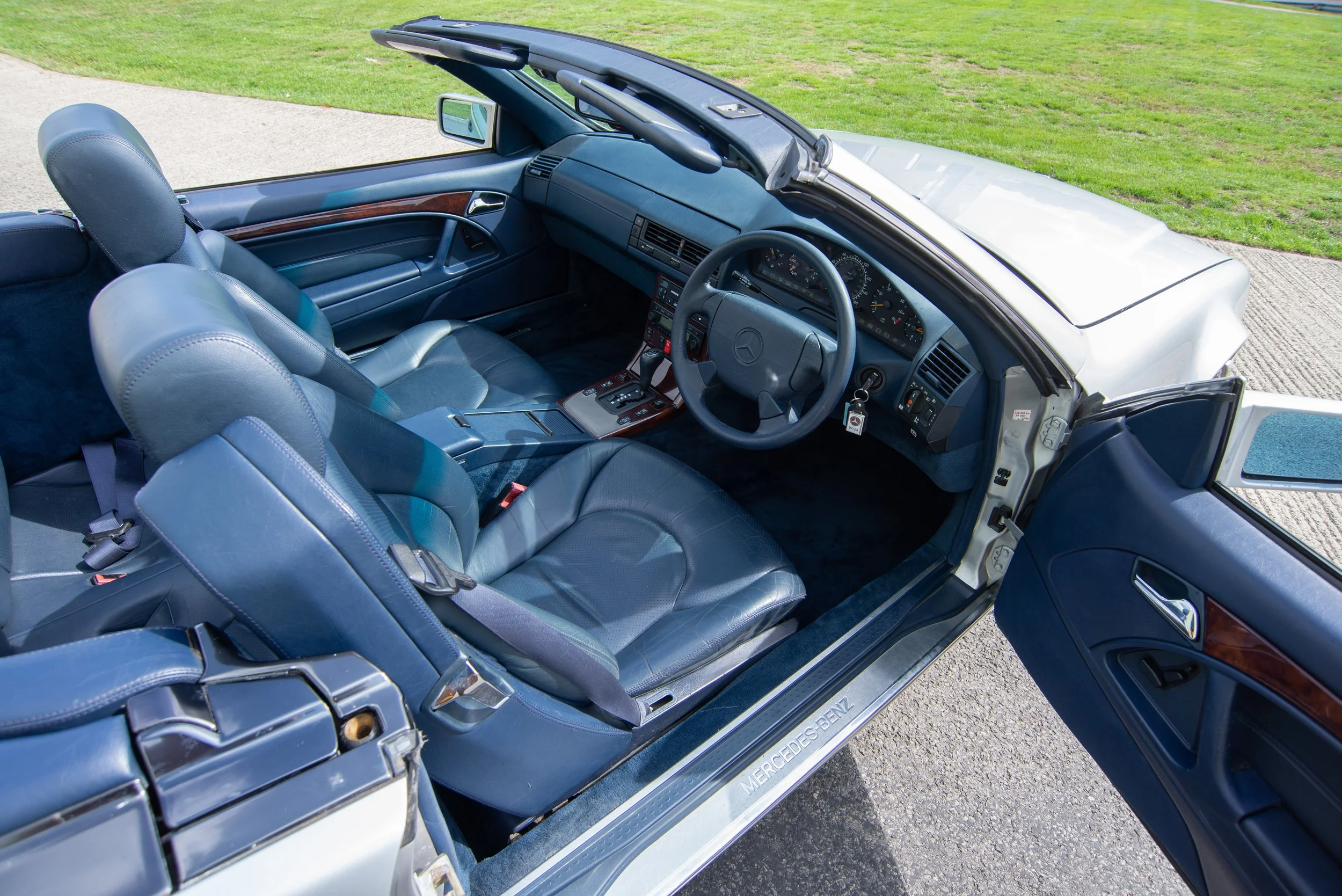Mercedes SL280-5.jpg