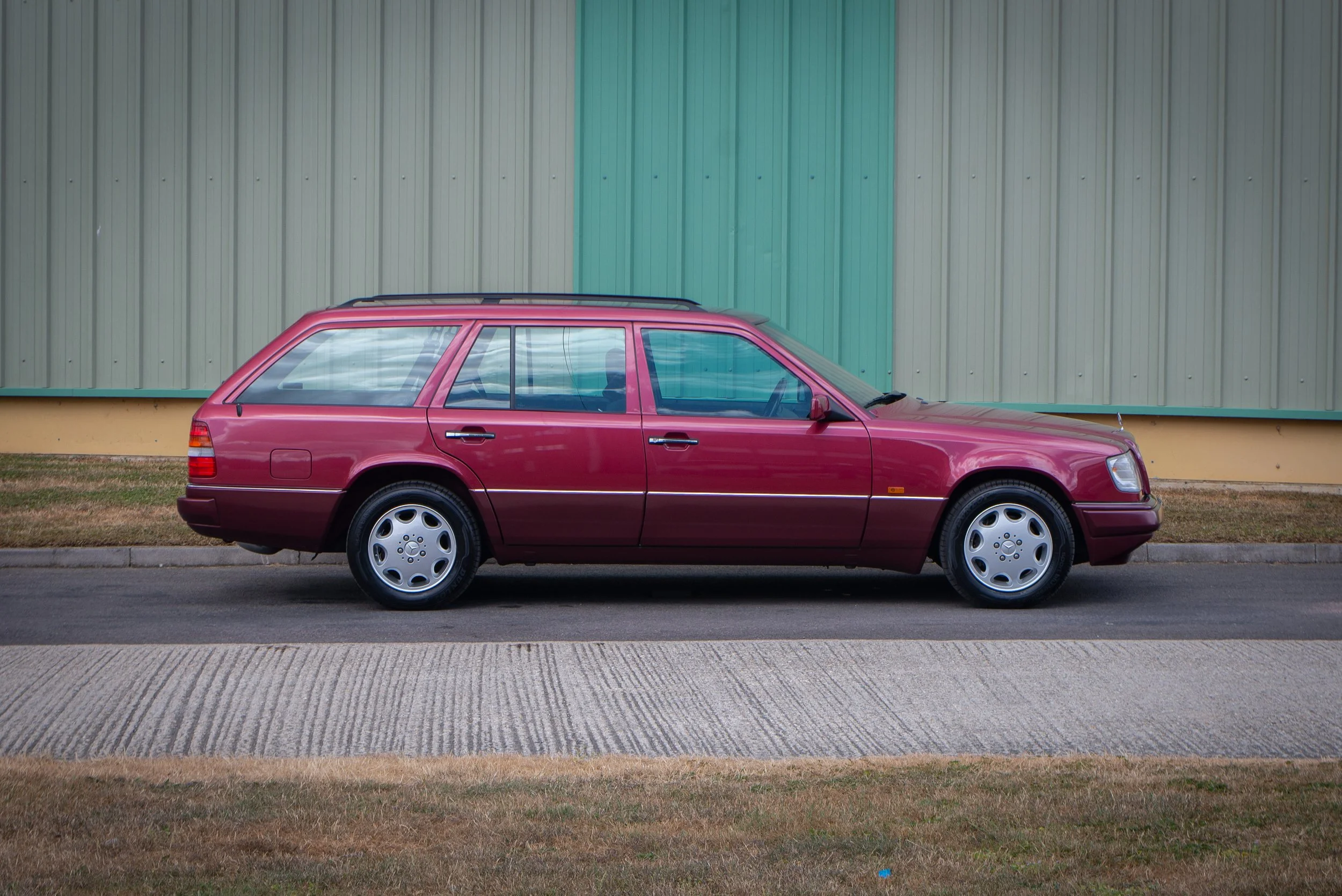 Mercedes E320 Estate-6.jpg