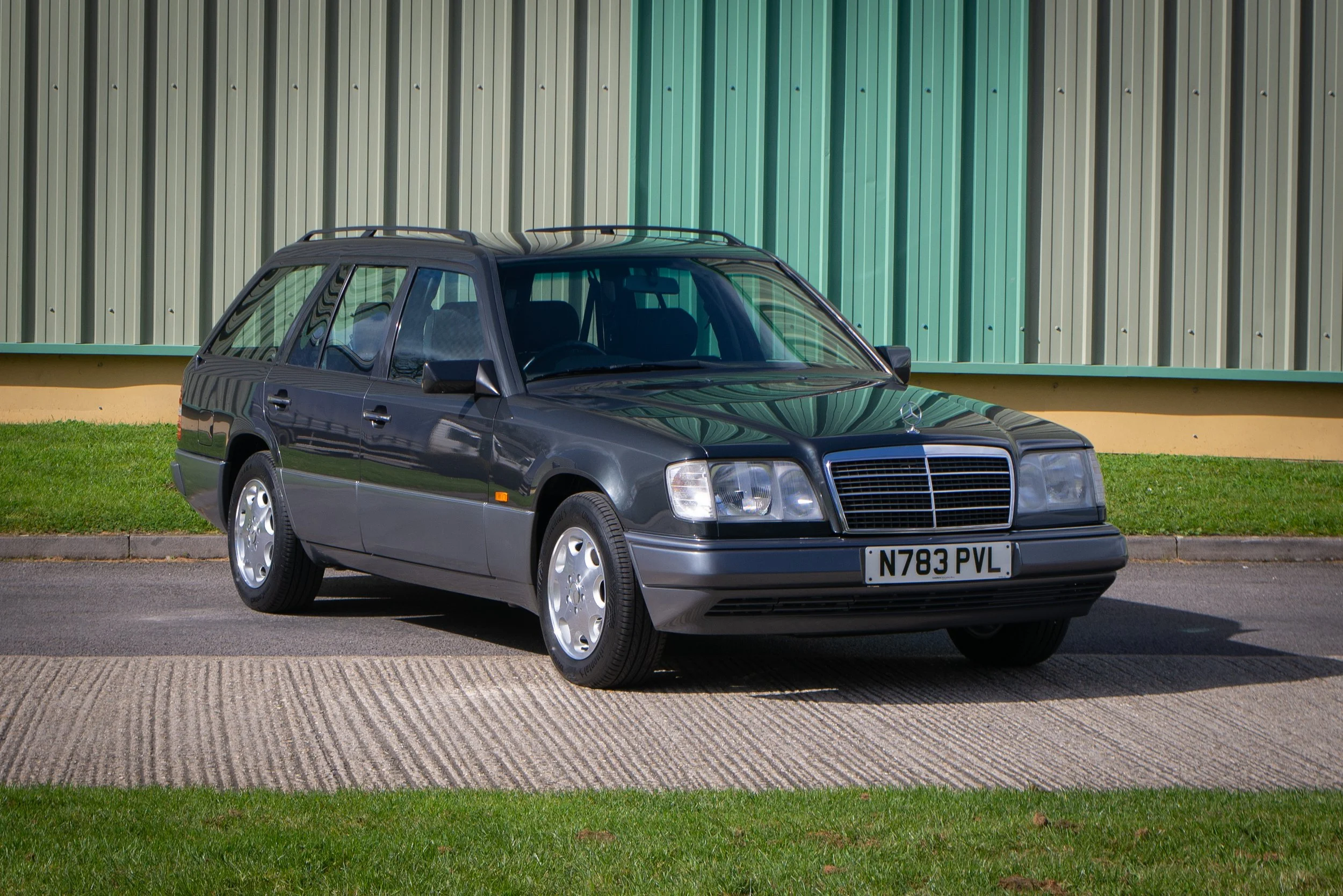 Mercedes E280 Estate-31.jpg