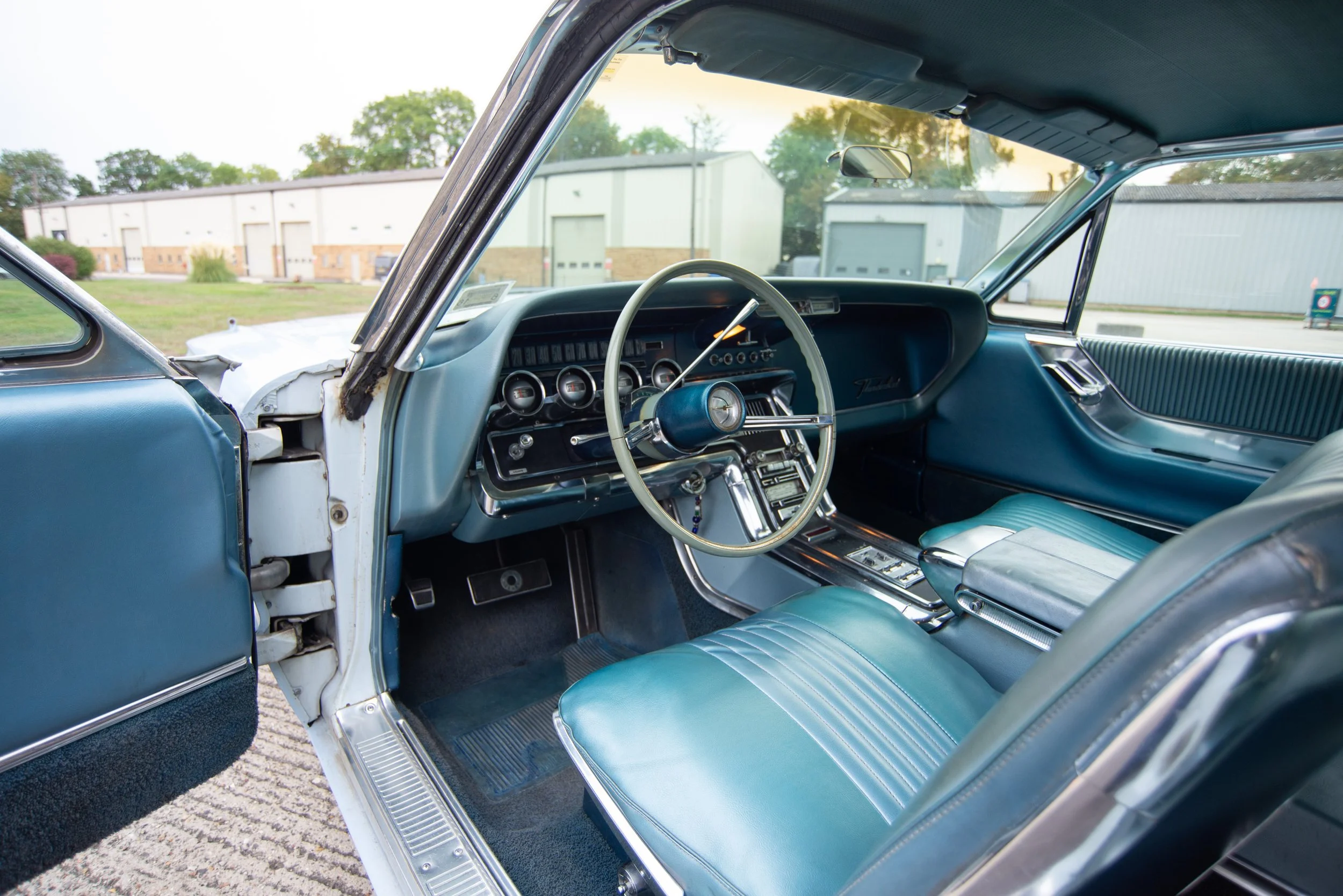 Ford Thunderbird-5.jpg