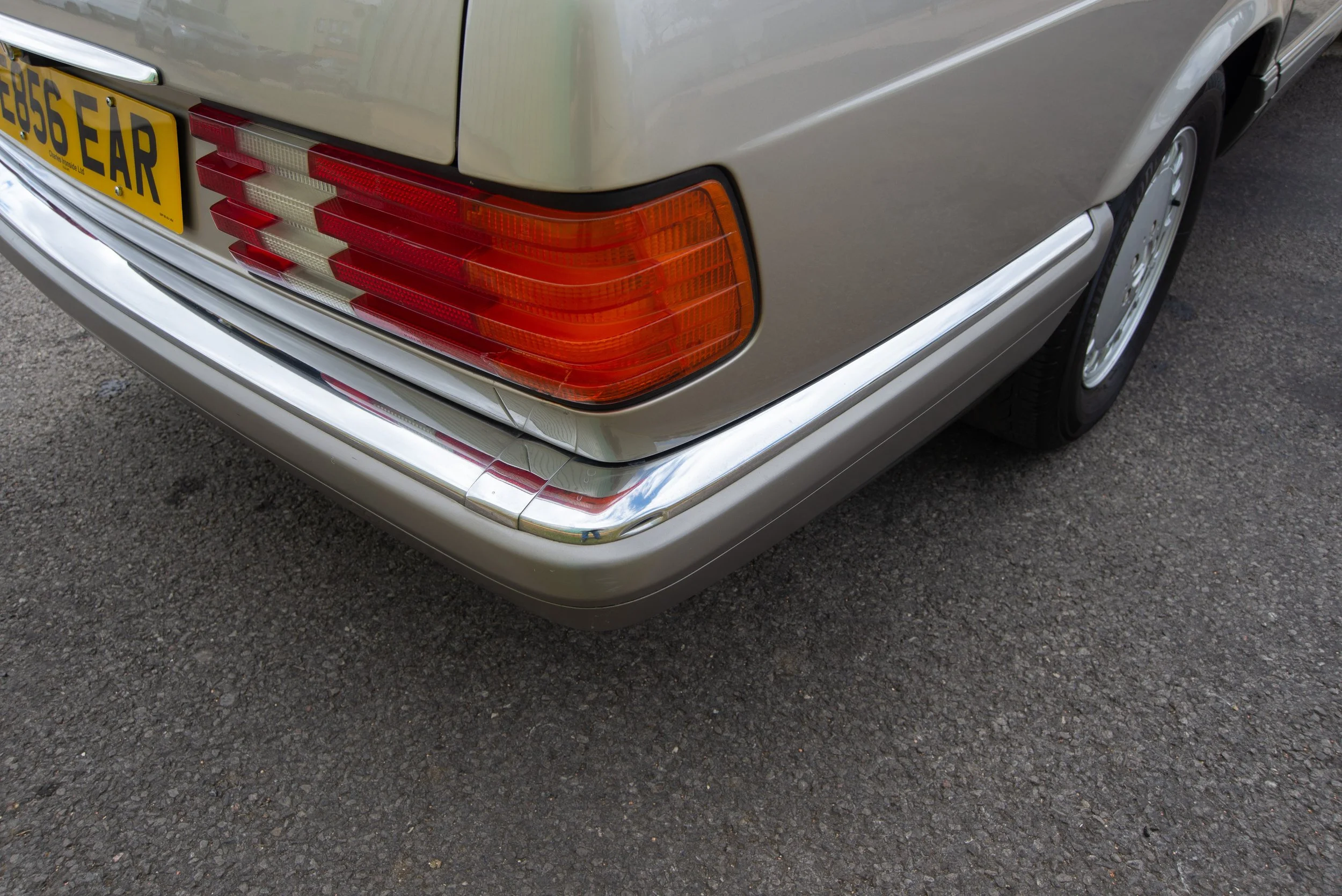 Mercedes 560SEL-26.jpg