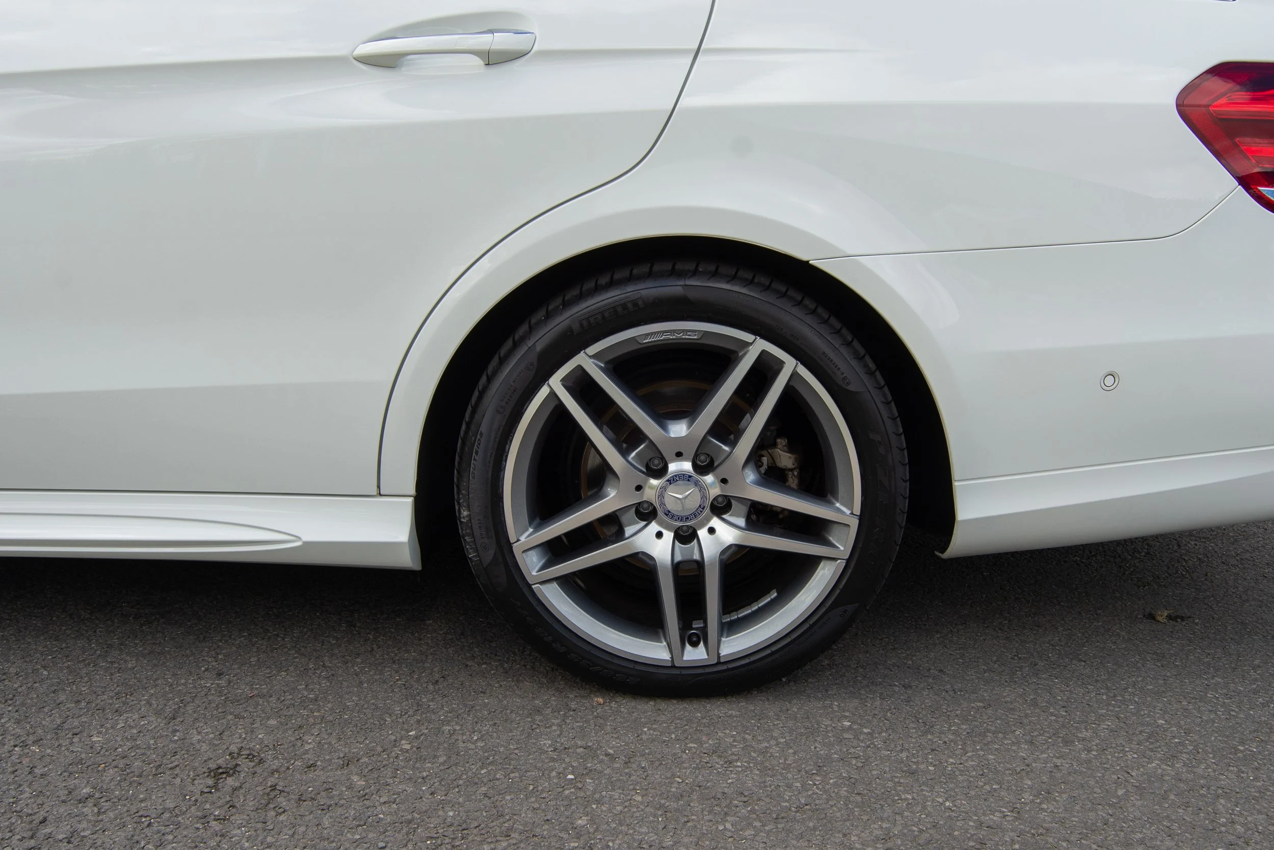 Mercedes E350 Estate-20.jpg