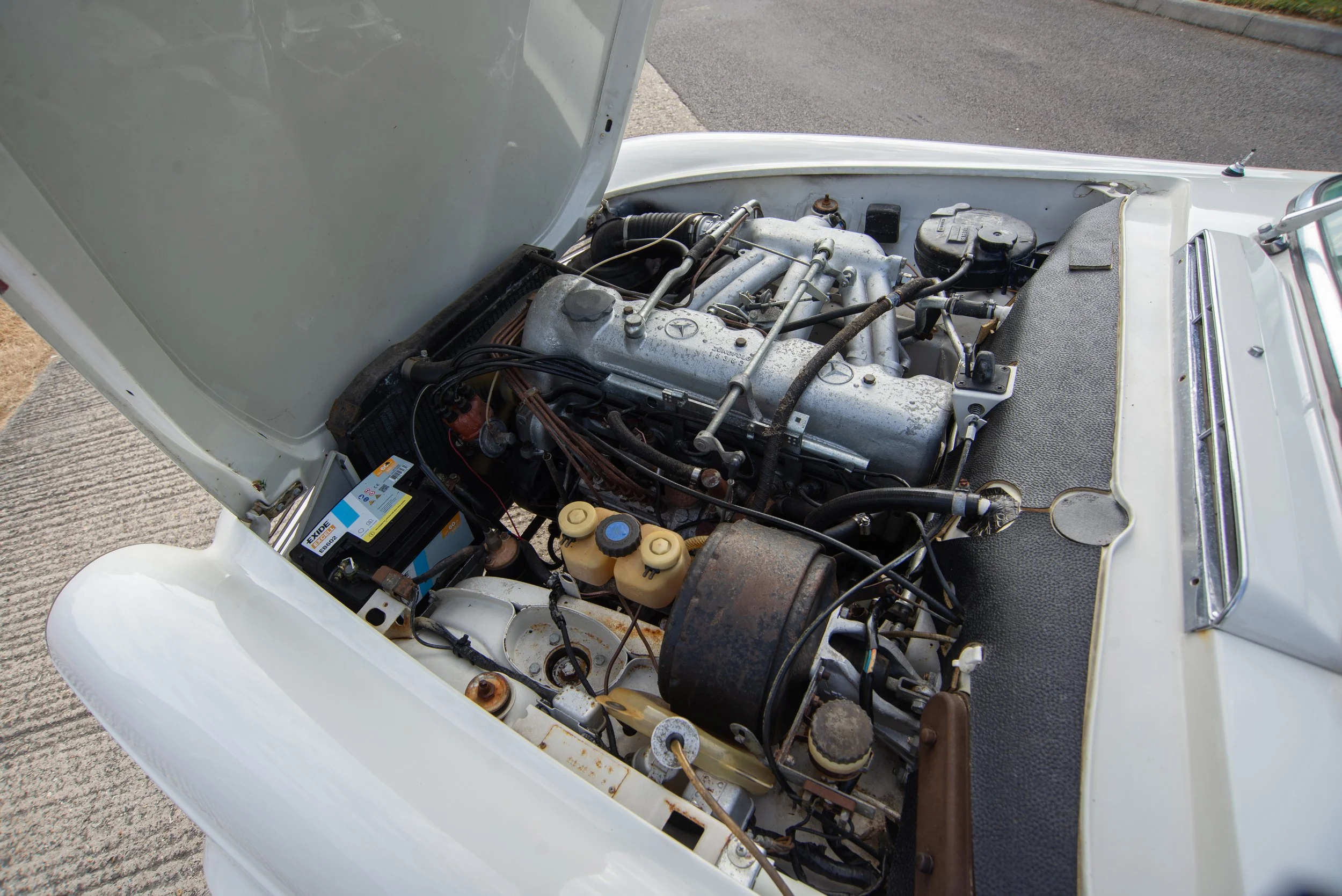 Mercedes 230SL-11.jpg
