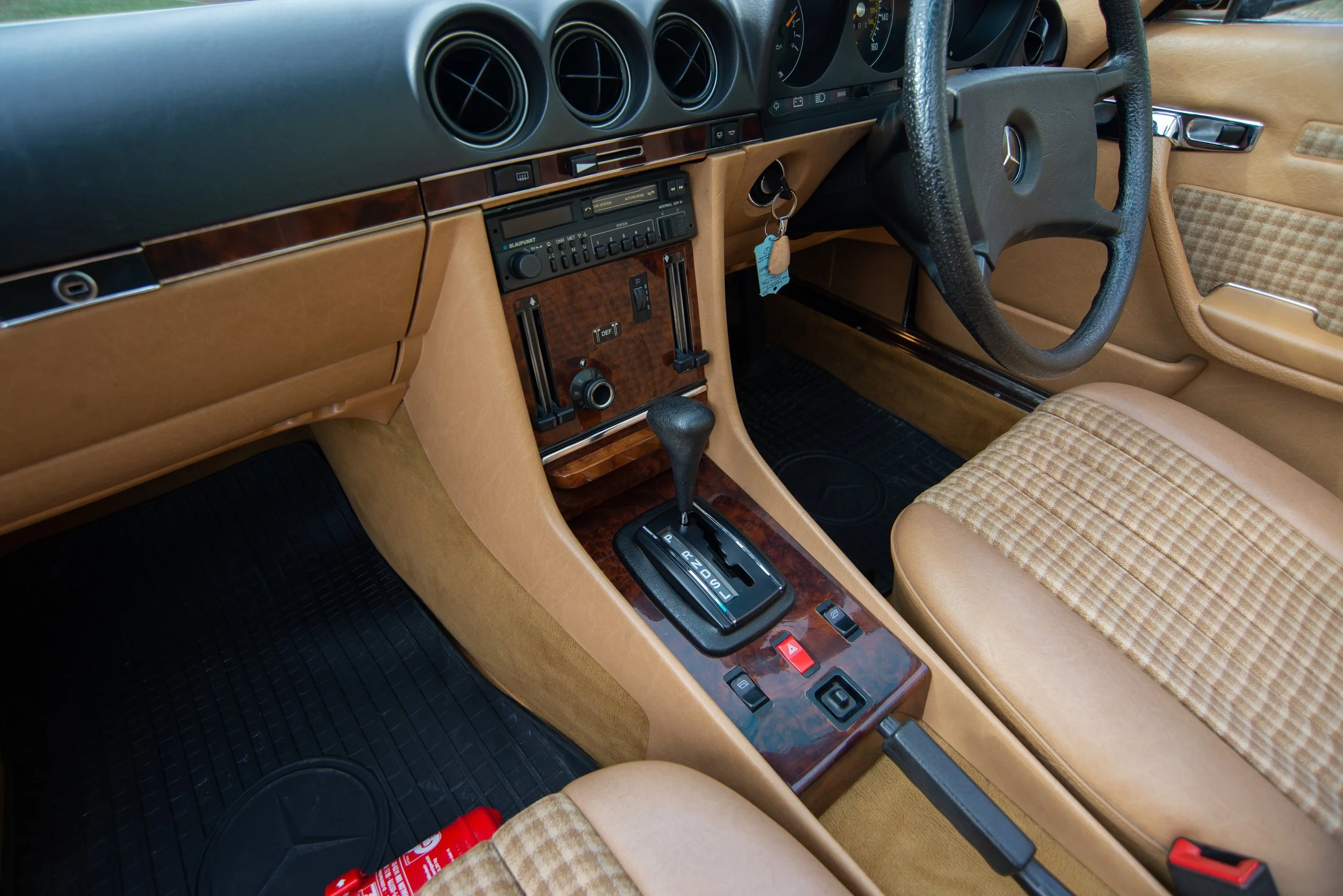 Mercedes 280SL-32.jpg