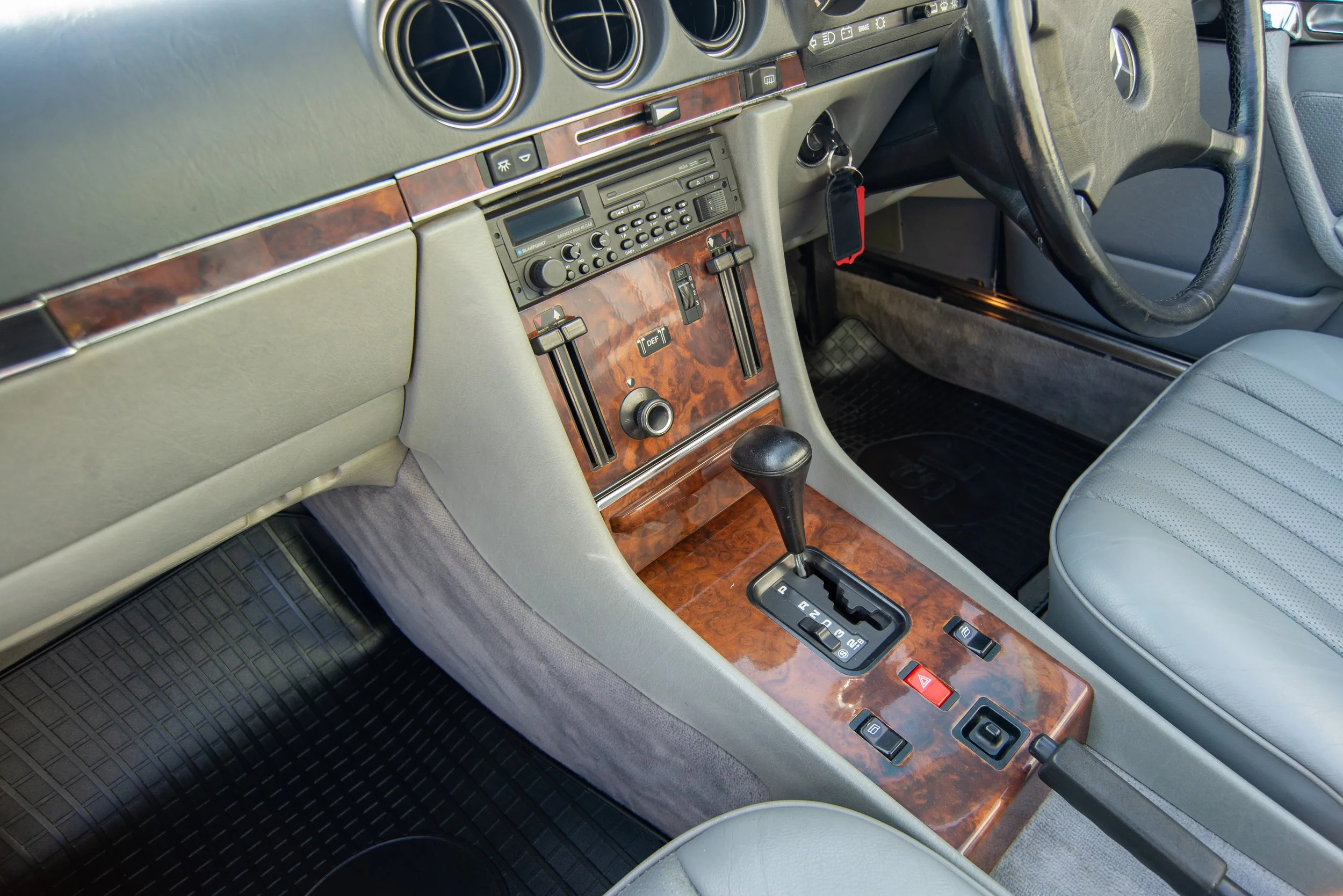 Mercedes 420SL-8.jpg