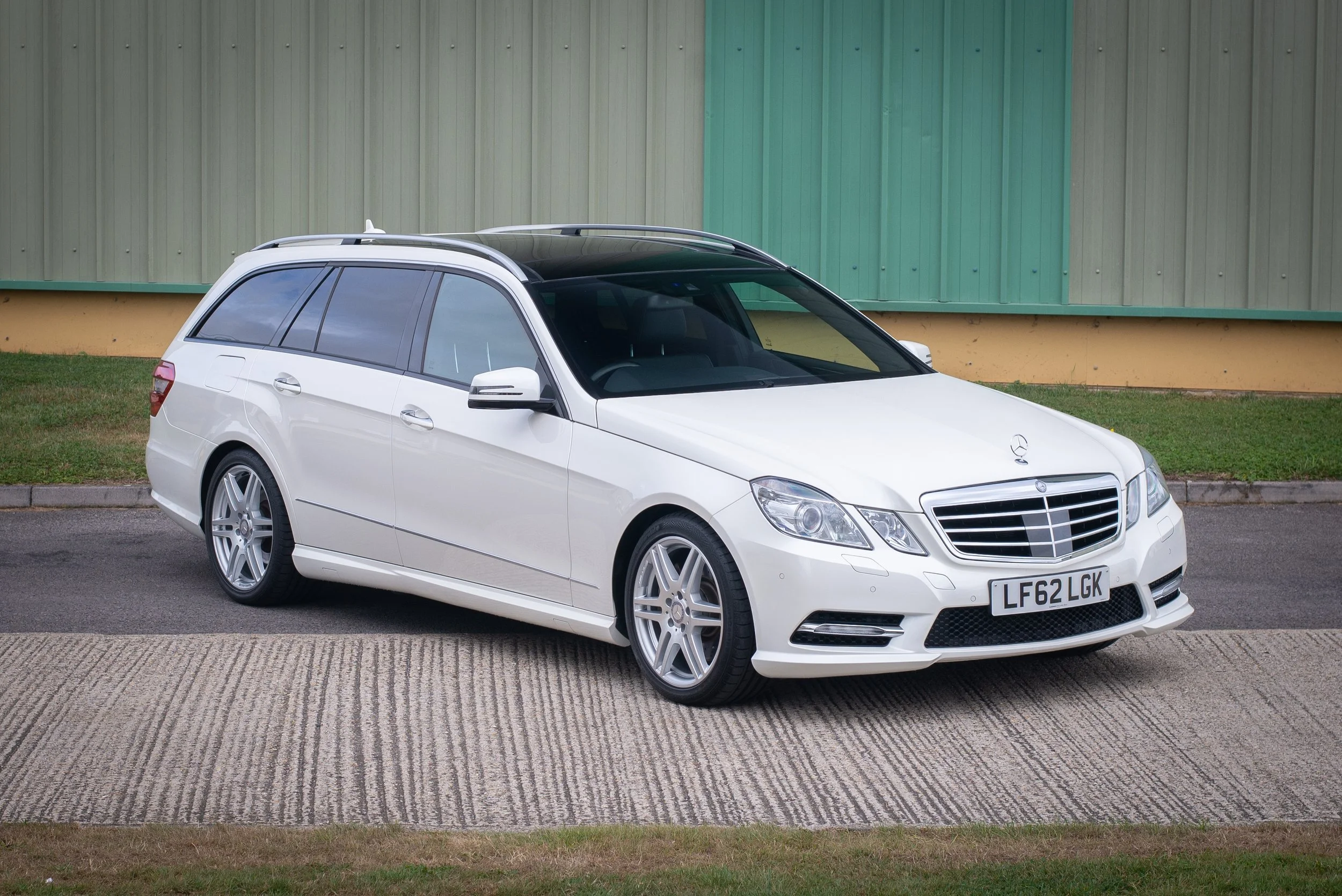 Mercedes E350 Estate-26.jpg